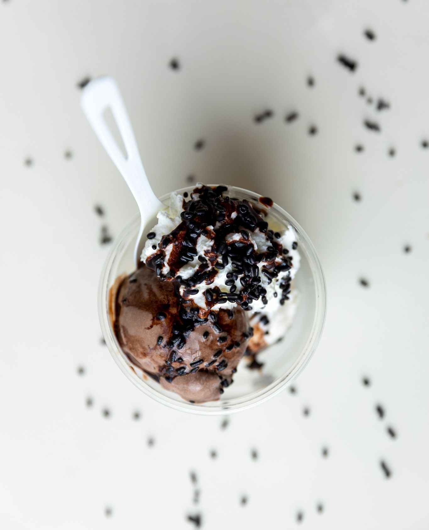 Last call for The Graduate Sundae 🎓🍦
This weekend is your final chance to grab our combo of Hill Country Honey & Vanilla Bean, Dark Chocolate Olive Oil & Sea Salt, chocolate sauce, whipped cream, and chocolate sprinkles before we switch things up.
If you’ve been meaning to try it… this is the sign 👀
#LickIceCreams #AustinFoodie #SundaeSeason