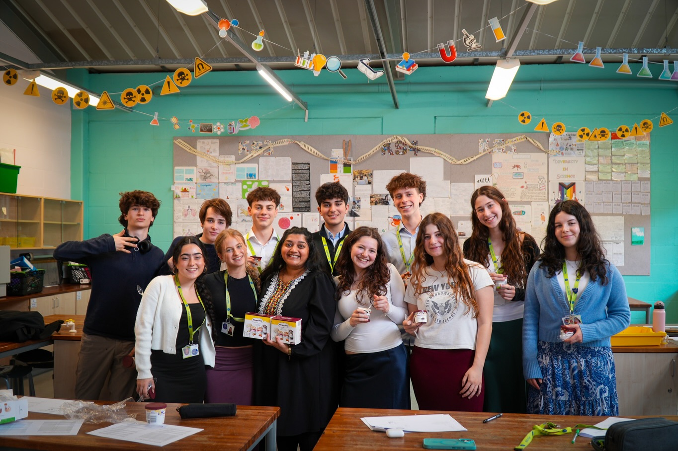 Last week, before half term, Mrs Mehta’s Year 12 biology classes enjoyed a sweet pre-Shavuot surprise!
Two classes were treated to ice cream as a fun way to mark the upcoming chag and end the week on a high.
A lovely moment of smiles and well-deserved treats before the break!