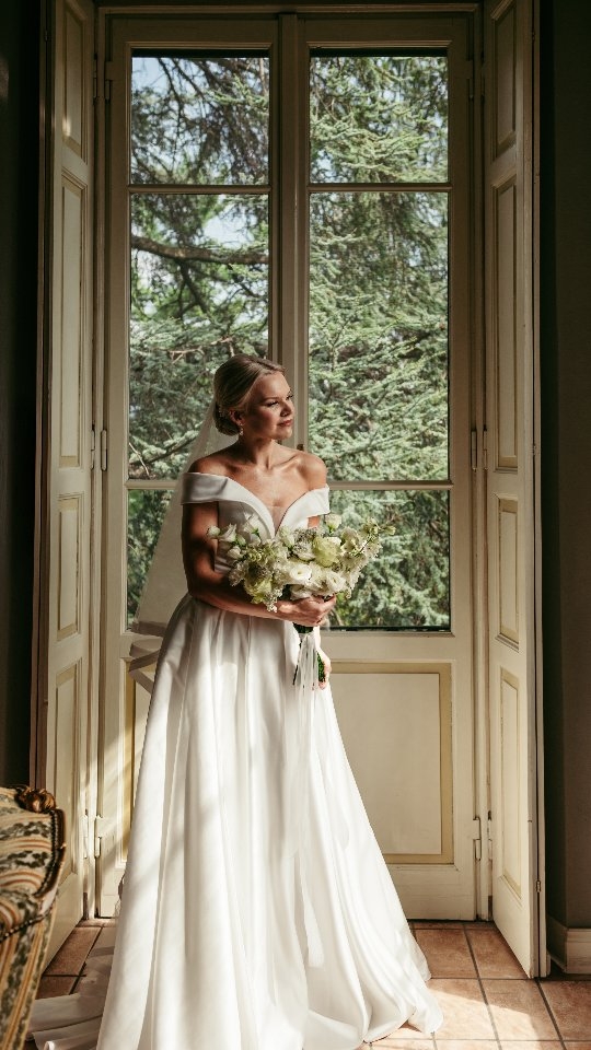 Some love stories deserve a setting as timeless as Lake Como ✨ With @mariliissillaots 🫶✨️
Honored to be part of this intimate elopement, creating the bride’s makeup & hair for a day filled with beauty, emotion, and unforgettable moments.
Lake Como magic never disappoints 🤍
Makeup & hair / Content by @weddingbyjoy ✨️
#lakecomomakeupandhair #lakecomomakeupartist #lakecomohairstylist #lakecomoelopement #lakecomowedding