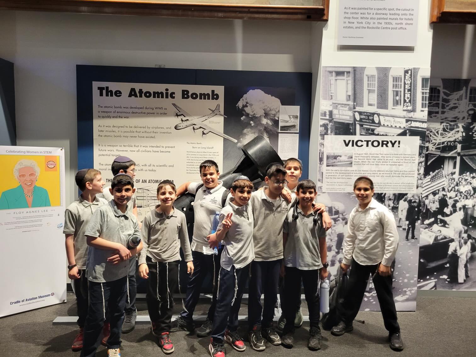 An unforgettable end-of-year trip for our 4th & 5th grade boys at the Cradle of Aviation! ✈️🚀
Together with Rabbi Yosef, the students explored fascinating exhibits and experienced an incredible planetarium show, “Cities of the Future,” where they discovered the world of engineering, innovation, and futuristic technology.
From aviation to imagination, the trip was filled with excitement, learning, and inspiration! 🌍