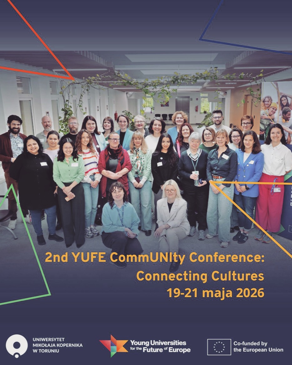 Viime viikolla JoMoni osallistui YUFE Alliance -verkoston kansainväliseen CommUNIty Conference: Connecting Cultures -konferenssiin Puolan Toruńissa.
Konferenssi kokosi yhteen eurooppalaisia yliopistoja, järjestöjä ja asiantuntijoita keskustelemaan kotoutumisesta, yhteisöllisyydestä ja osallisuuden vahvistamisesta.
JoMoni oli kutsuttu mukaan jakamaan kokemuksiaan suomalaisesta monikulttuurisuus- ja kotouttamistyöstä sekä antirasistisesta työstä Pohjois-Karjalassa. Oli hienoa nähdä, että paikallisesti tehtävä pitkäjänteinen työ herättää kiinnostusta myös kansainvälisesti ja että pienempienkin järjestöjen osaamista arvostetaan Euroopan tasolla.
Kiitos YUFE Alliance, Itä-Suomen yliopisto ja Nicolaus Copernicus University mahdollisuudesta osallistua tärkeisiin keskusteluihin ja verkostoitua muiden eurooppalaisten toimijoiden kanssa. #uef #yufe #ncu #jomoni #inclusion #migration