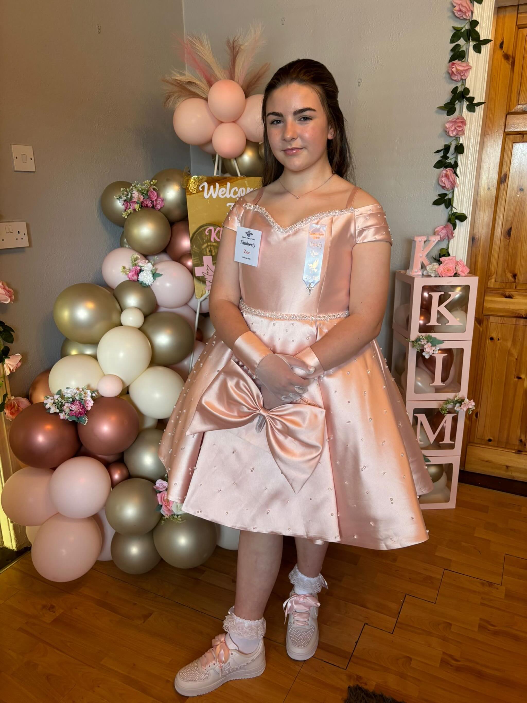 Kimberly 🌸
✨ A dreamy pink confirmation dress designed by Glowing Girlies 💕
This beautiful gown features one of our exclusive custom designs — created with elegant details, soft layers, and the perfect princess feel for such a special day ✨
Designed to stand out while still feeling timeless and graceful 💗
#GlowingGirlies #ConfirmationDress #PinkConfirmationDress #CustomDesign #ConfirmationStyle