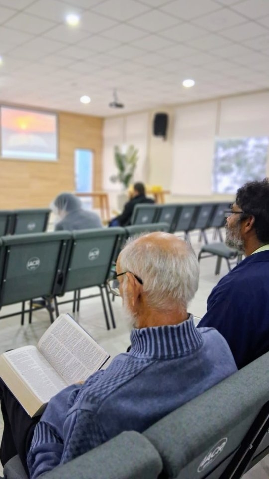 Bem-aventurados aqueles que lêem e aqueles que ouvem as palavras desta profecia e guardam as coisas que nela estão escritas, porque o tempo está próximo."
Apocalipse 1:3
#estudobíblico #apocalipse #apocalipsecapitulo2