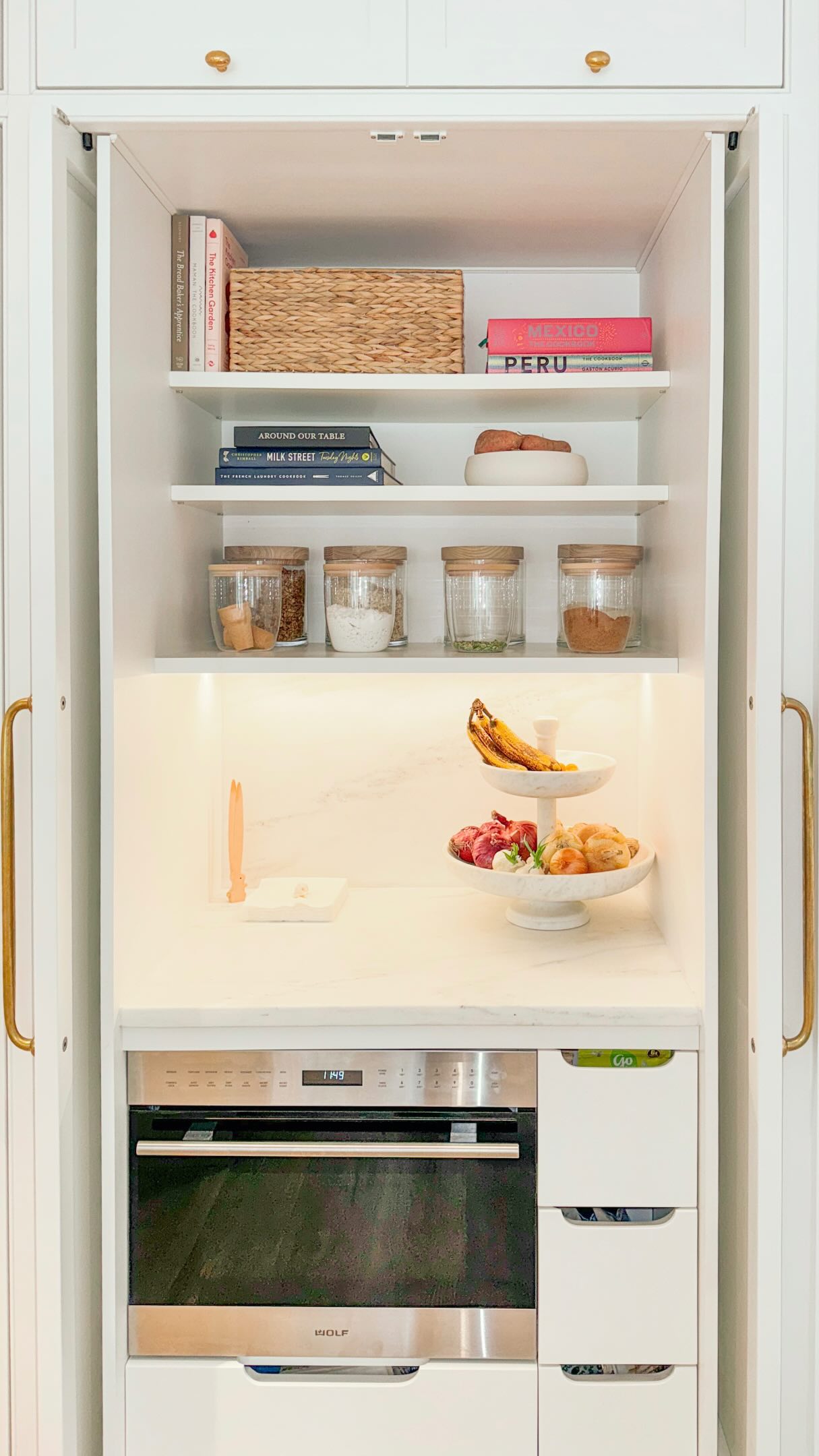This one is for the couples who think they have each other all figured out 😏
Comment which space your partner would tackle first — then tag them to find out the truth! 🏡✨
#professionalorganizer #homeorganization #greenwichct #declutter