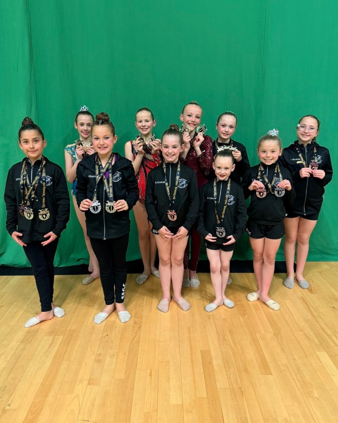 🌍 Rhythmic Wonderland International 2026 🌍
A massive well done to our incredible gymnasts who competed at Redbridge on the 3rd–4th May!
🏆 Espoir Group – Clean sweep! 1st in Free, 5 Balls, and All-Around Champions!
🥇 Gold Medal routines from Lucy, Jessie, Natalie, Emily C, and Elsie!
🥈🥉 Countless podium finishes and top-6 placements across the board.
Special Awards: Huge congratulations to Izzie for winning Miss Artistry!
We are so proud of you all! 💖🤸♀️
#RhythmicGymnastics #GymnasticsFamily #ProudCoach #Redbridge