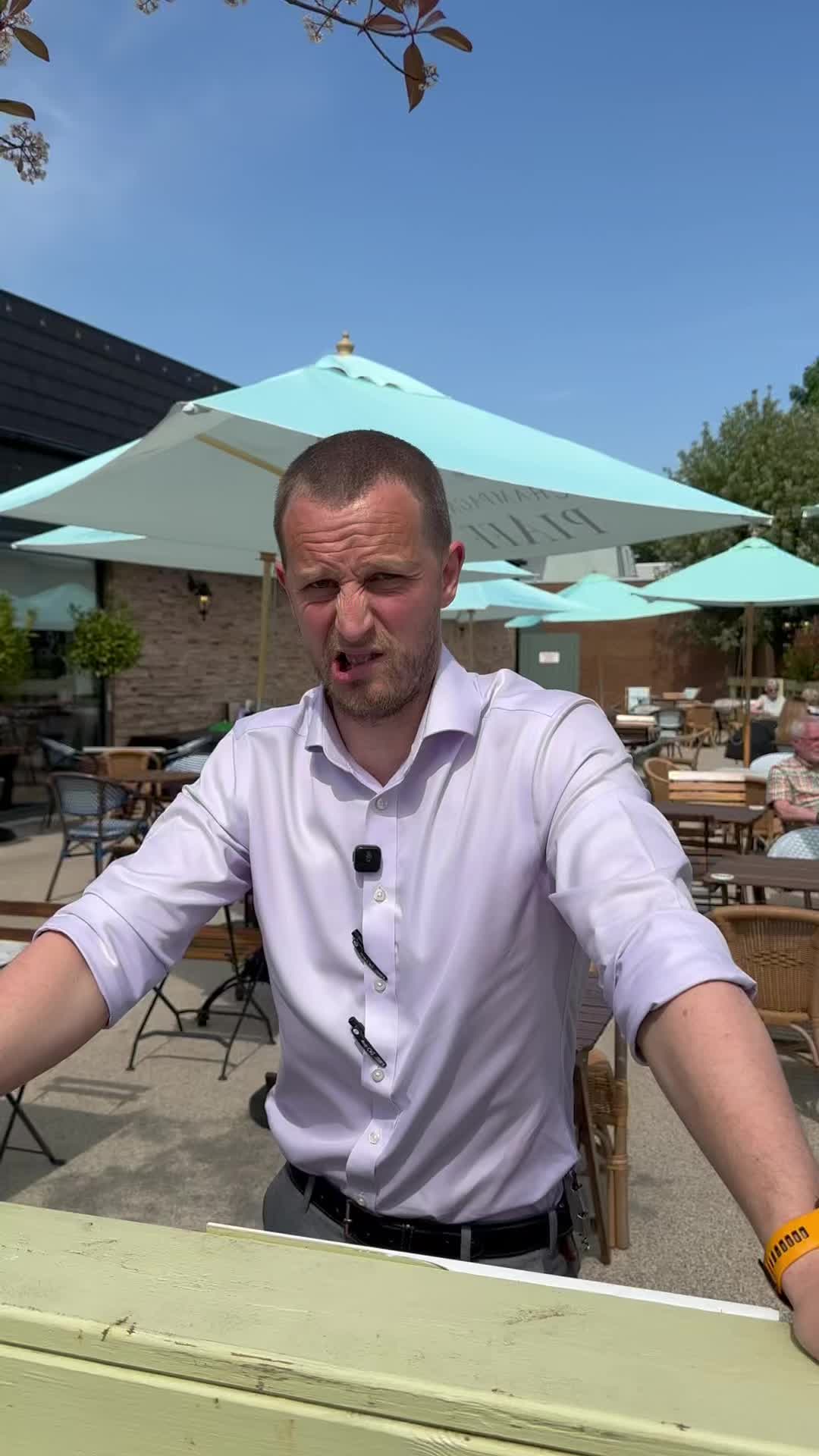 Here’s our Kenney with this weekends specials 😊
To join us, simply give us a call or pop online 👇
📞 01383 821115
📱 https://www.louiebrowns.co.uk
🚶Walk ins welcome