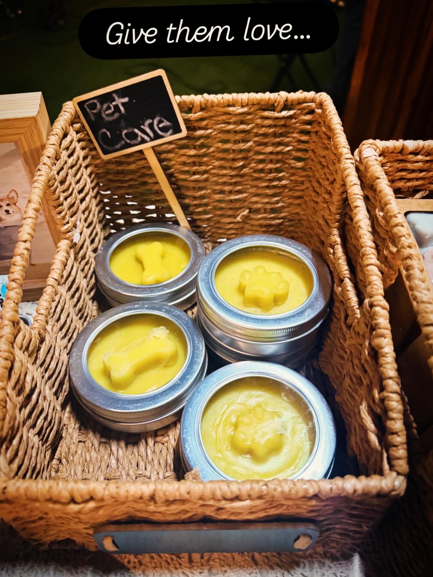 @doglovers_montwood @dogloversep_zaragoza #petproducts #handmade #salves #balms #petnatural Self-Care Boutique offers natural options for the care of the furry family members, balms for noses & paws, salves to help with skin irritation, allergies, cuts, bug bites, fungus, infused oils for dryness or alopecia, solid shampoo, all natural, handmade with quality, safe ingredients that also helps to keep bugs away… private message for more information; we ship.