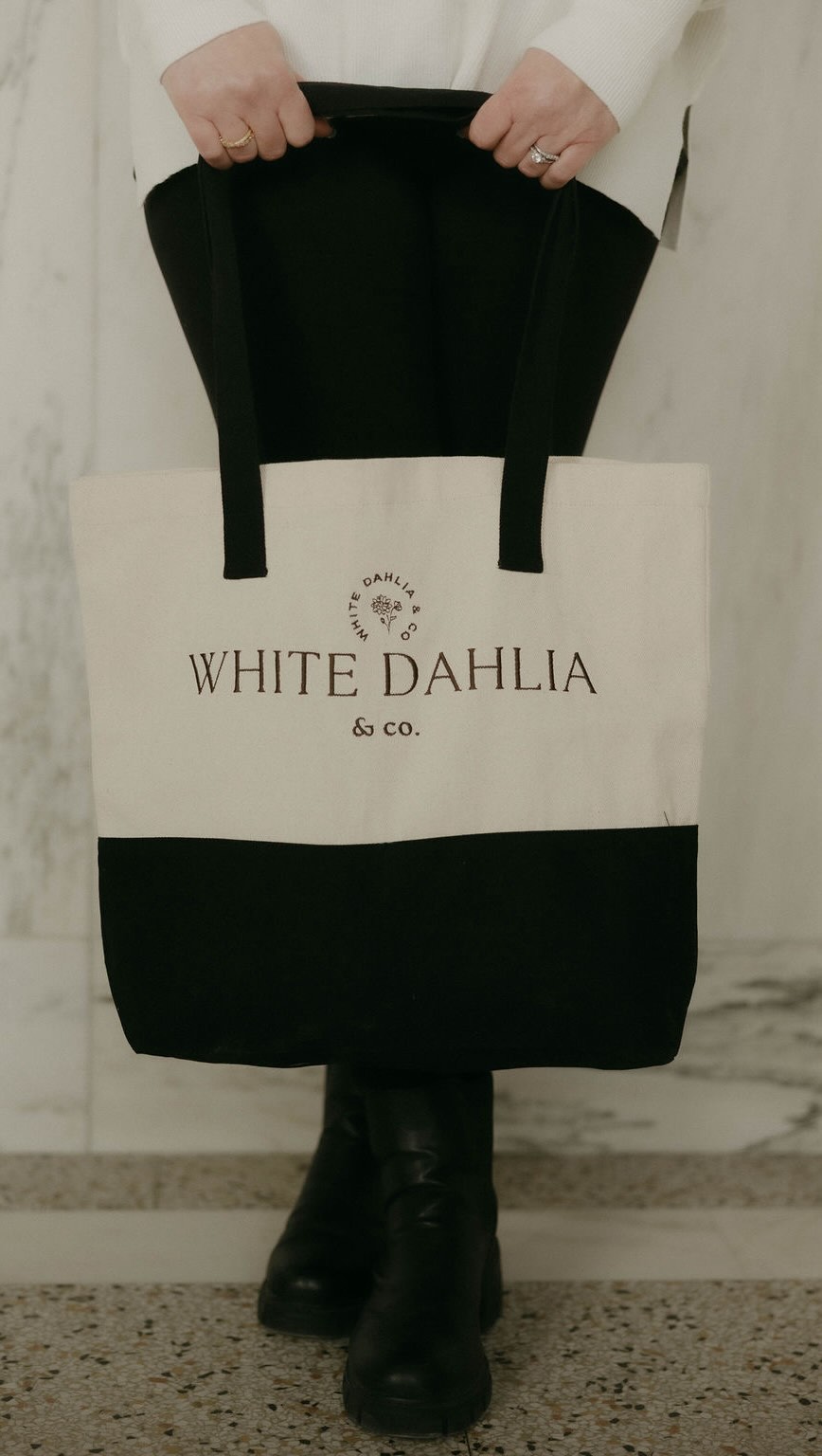 POV Event planners coming out of “off season” hibernation now that weddings are in full swing! The White Dahlia Team is Back! 😎
#southwestmichigan #kardashianfamily #weddingplanner