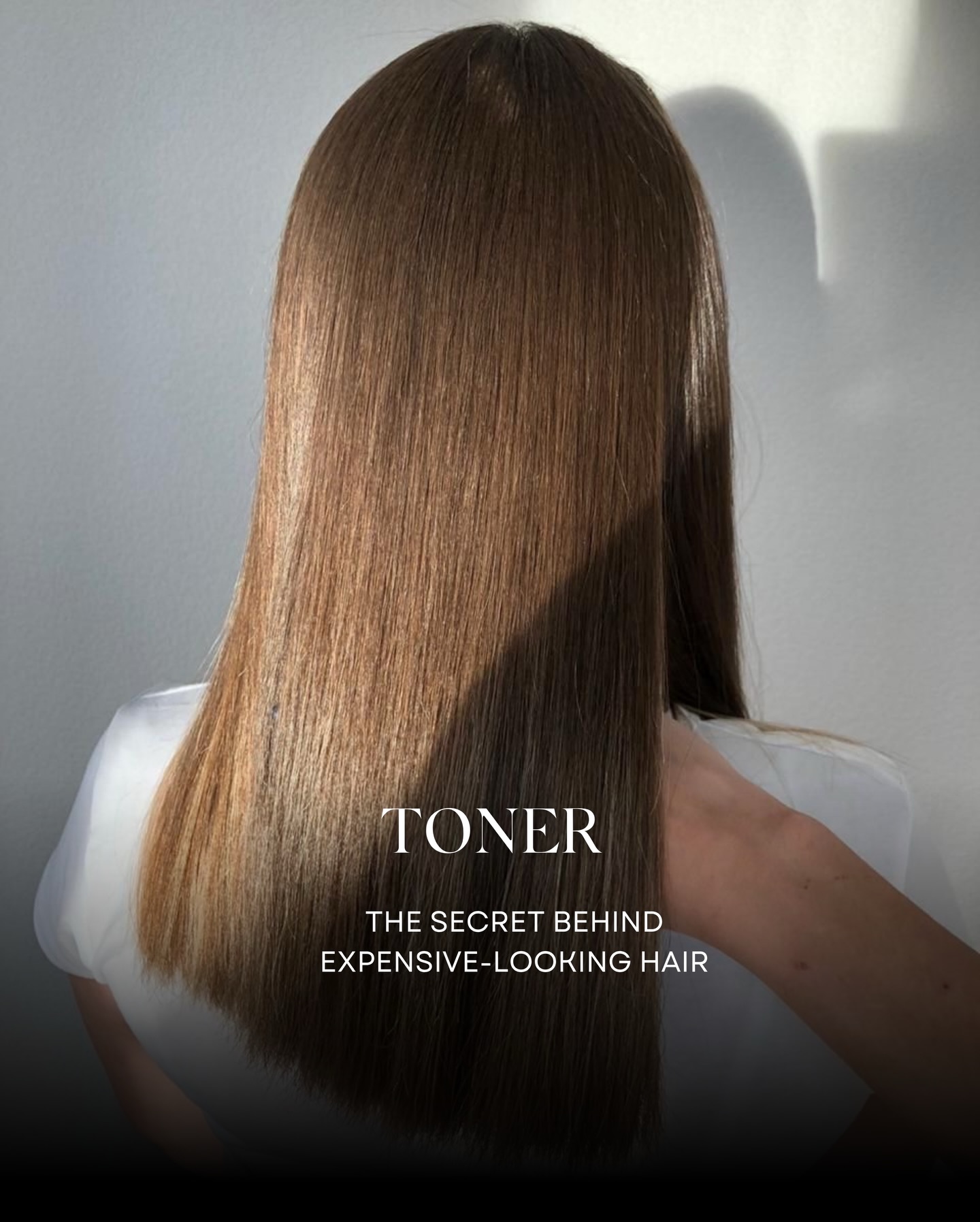 Toner — the secret to shiny, rich-looking hair.
Want a change, but not a dramatic one? A toner refreshes your colour, enhances shine, and adds depth without fully colouring your hair.
The perfect way to give your hair a fresh new look with minimal commitment ✨