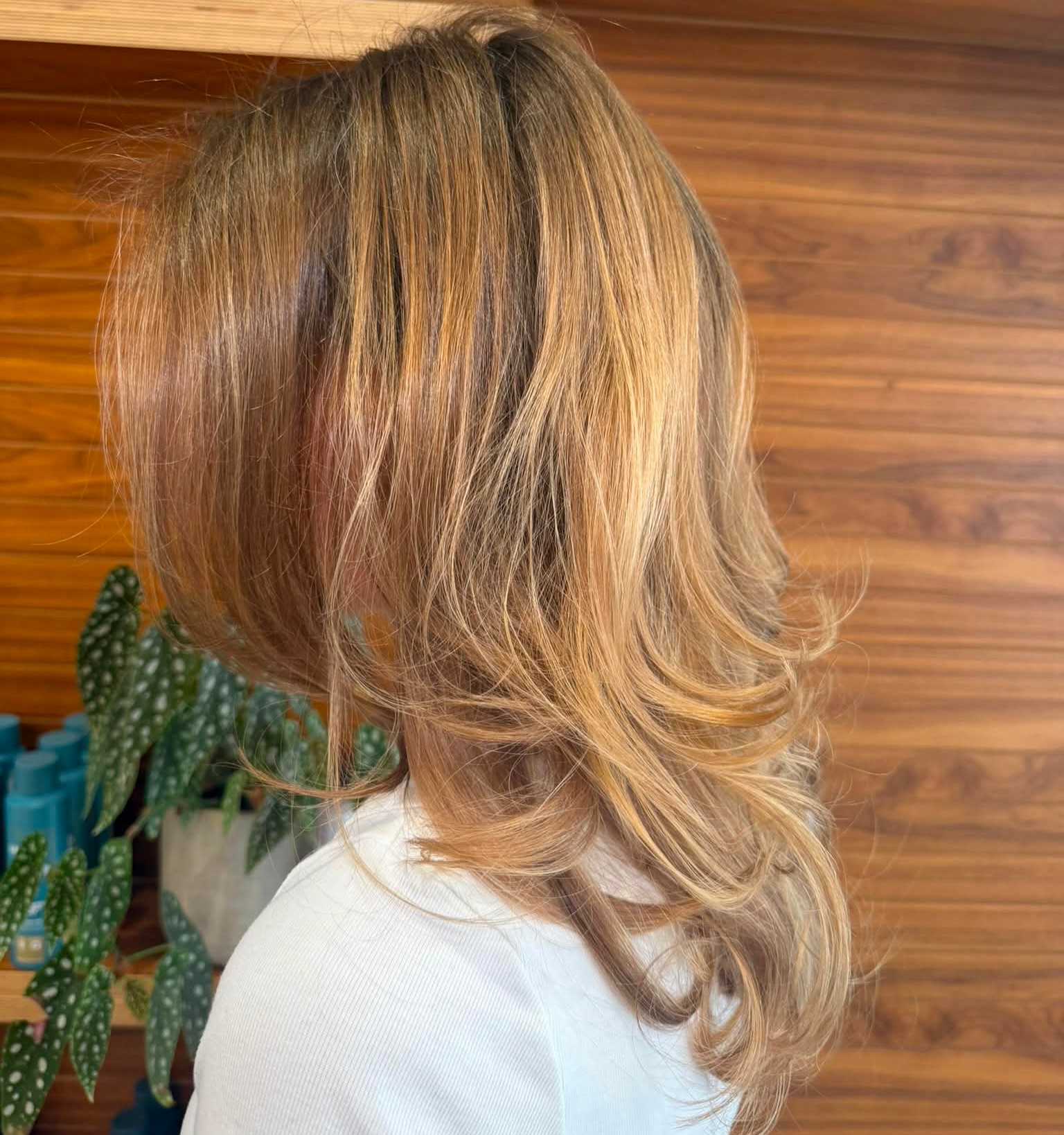 Natural balayage colour refresh ✨
Our aim was a beautiful honey blonde tone, and we love how natural and seamless the result is.
We know it’s hot this week and nobody wants to be drying their own hair! ☀️🔥
Why not book in, relax and let us do the hard work? We’ve got the air conditioning on, so you can stay cool while we take care of your hair.
📍 Hair by Millie
📞 Book your appointment today - 02083182809 💛
#Balayage #HoneyBlonde #HairByMillie