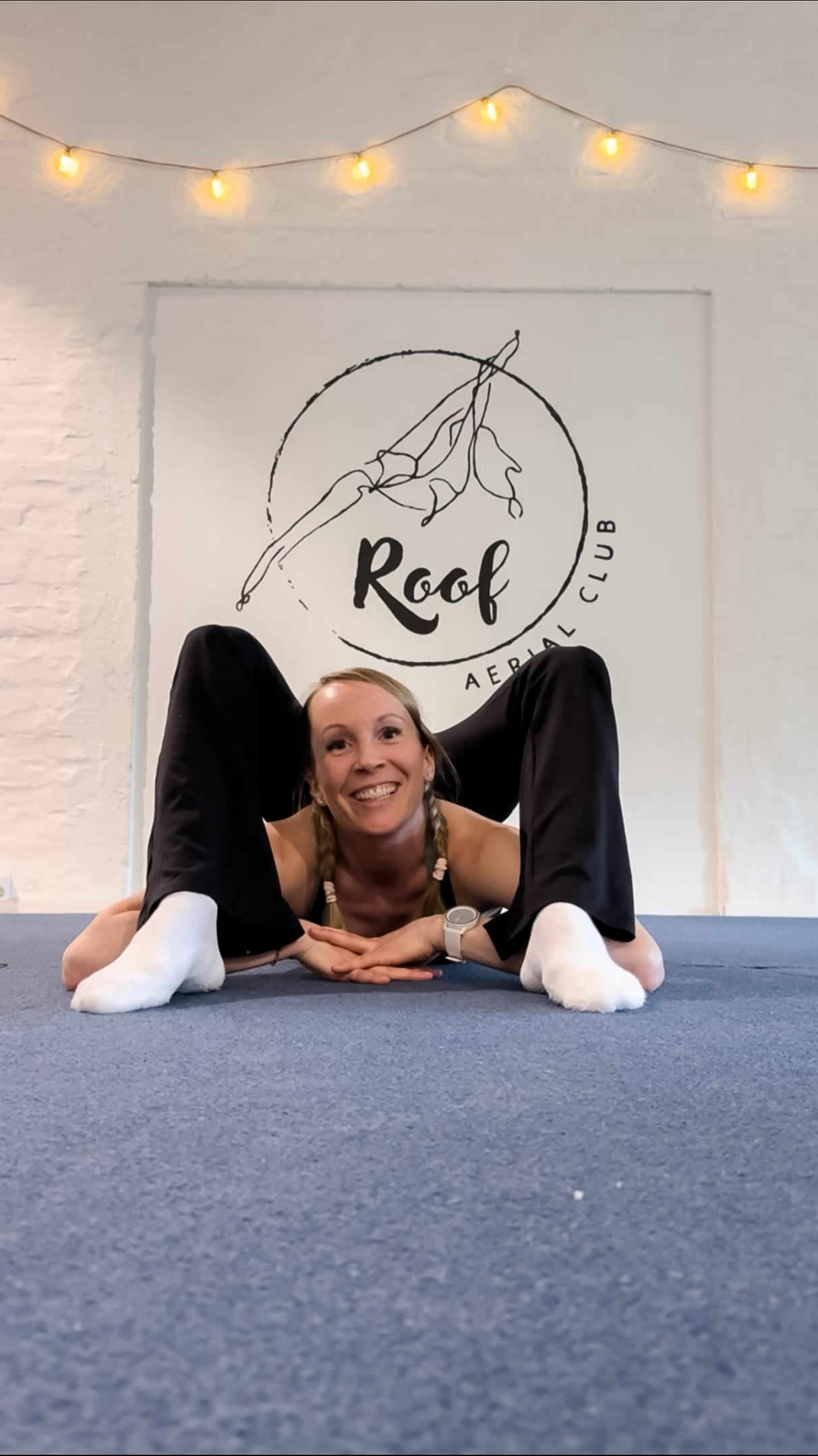Onks sulla notkeustavoitteita? Tuu venyttelemään Roofille meidän kanssa! 😁
Ihanaa viikonloppua! Maanantaina aloitetaan Roofin kesäkausi! ☀️🥰
#roofaerialclub