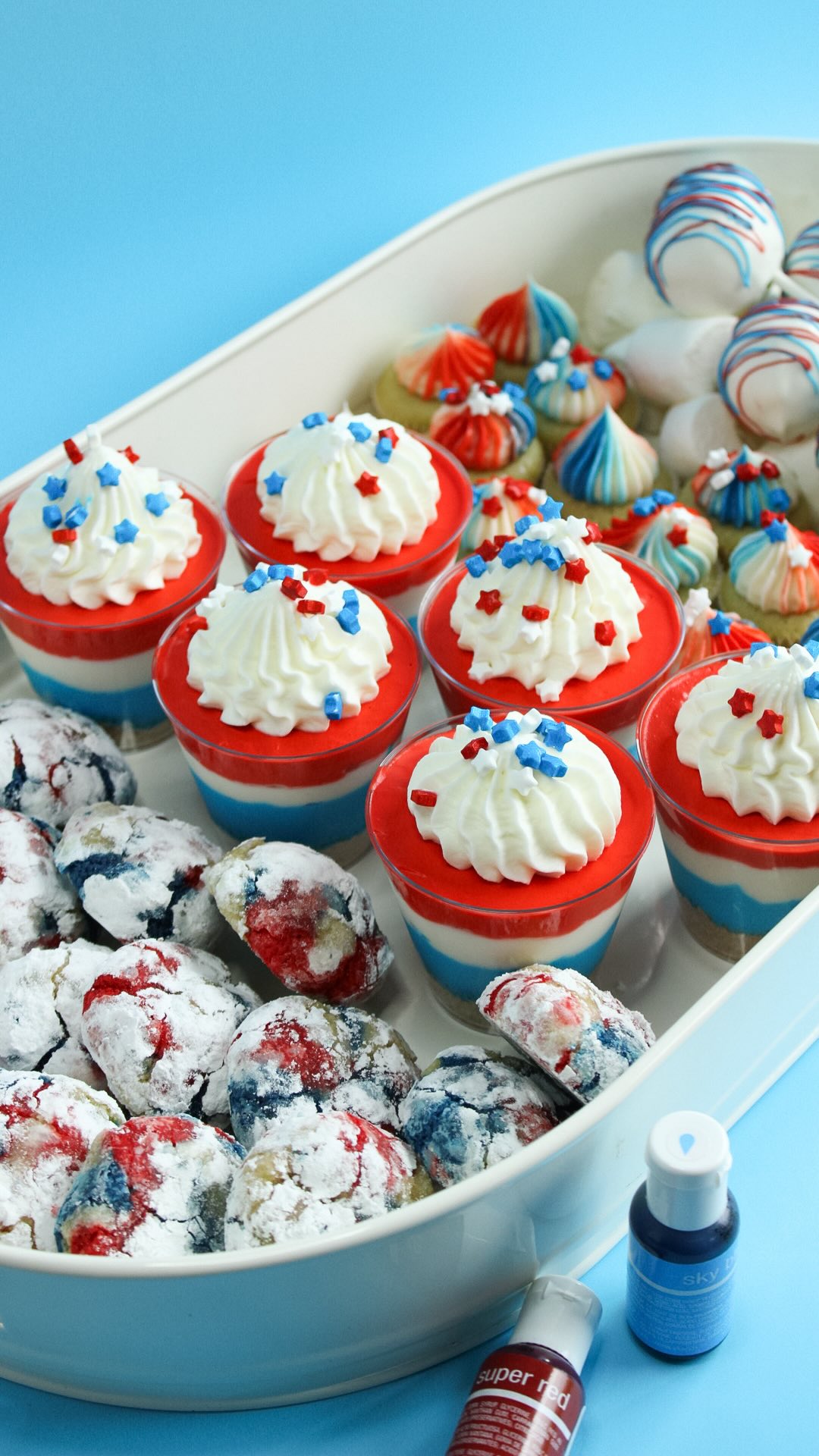 Putting together the sweetest patriotic dessert tray using just TWO colors from @chefmaster
❤️ Super Red
💙Sky Blue
From crinkle cookies to cheesecake cups, cake pops, and mini cupcakes… this might be my favorite summer setup yet 🧁☀️
Which treat are you grabbing first? 👀