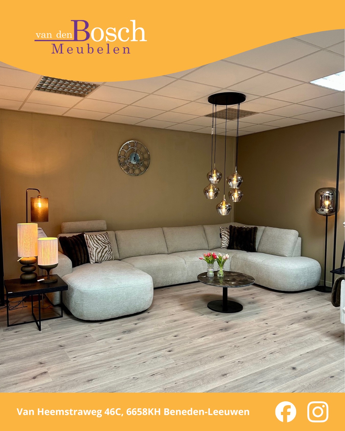 🆕 Model Moraira!
Deze nieuwe topper staat sinds enkele weekjes bij ons in de showroom te stralen! Deze prachtige bank welke tot de grond komt is een echte eyecatcher in ieder interieur!
Door de vele elementen waaruit gekozen kan worden kan deze bank op ieder gewenst formaat gemaakt worden. Van U-shape tot hoekbank tot rechte bank, alles is mogelijk!
Naast de vele stof en kleurkeuzes kan zelfs de hardheid van de bank gekozen worden. Inmiddels kan er zelfs een relaxfunctie in verwerkt worden!
✅ Stijlvolle pootloze afwerking
✅ Modulair dus alle opstellingen zijn mogelijk
✅ Veel stof en kleurkeuzes
✅ Zitcomfort kan gekozen worden
Bezoek onze showroom en neem plaats in Moraira! 😍