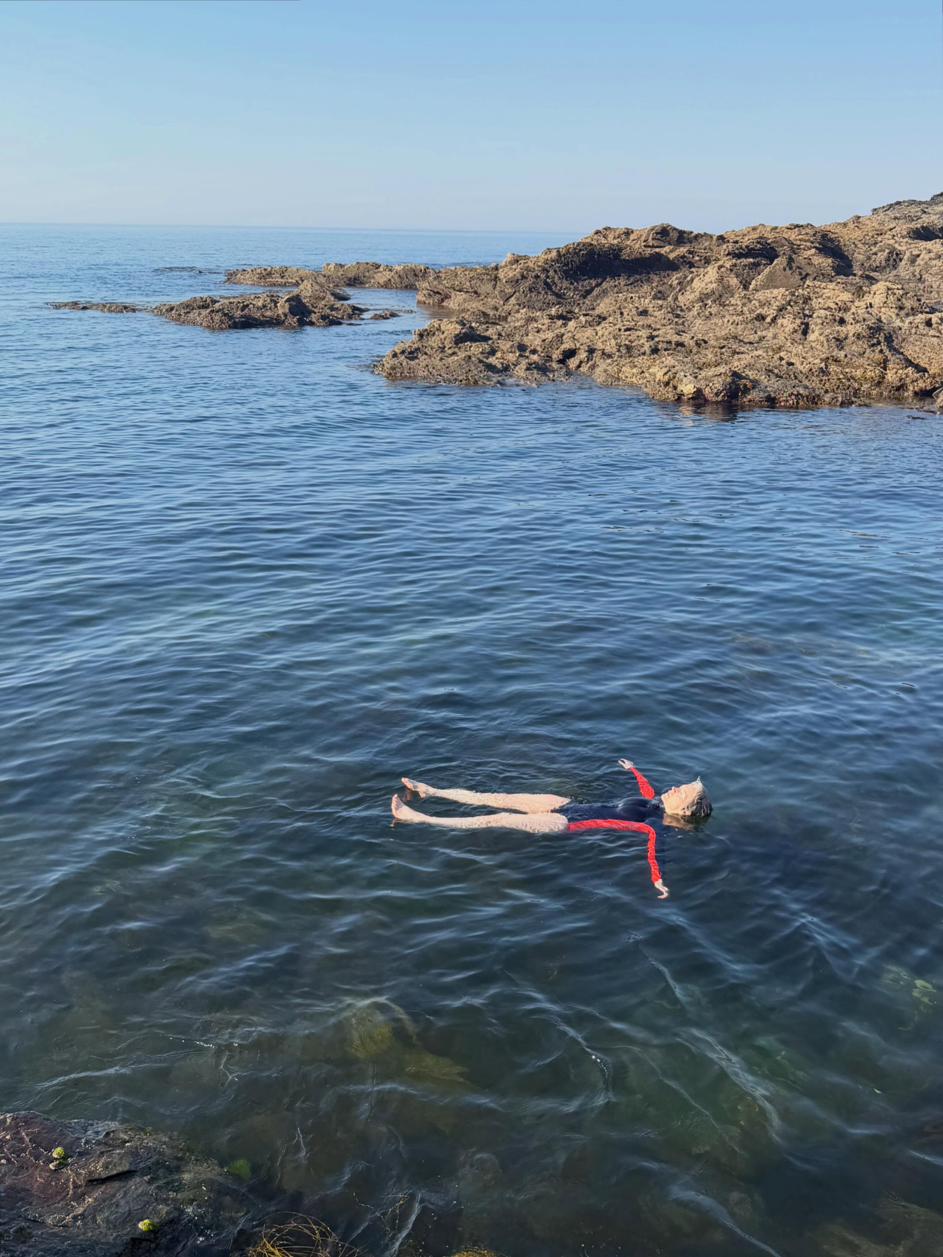 It was absolute perfection at Prussia Cove this morning. Just a couple of miles from Middle Colenso, it's one of our favourite beaches. You can find out about our other favourites on the Journal section of our website. From dog-friendly beaches to hidden gems, there's something for everyone. #beach #cornwall #visitcornwall #explorecornwall