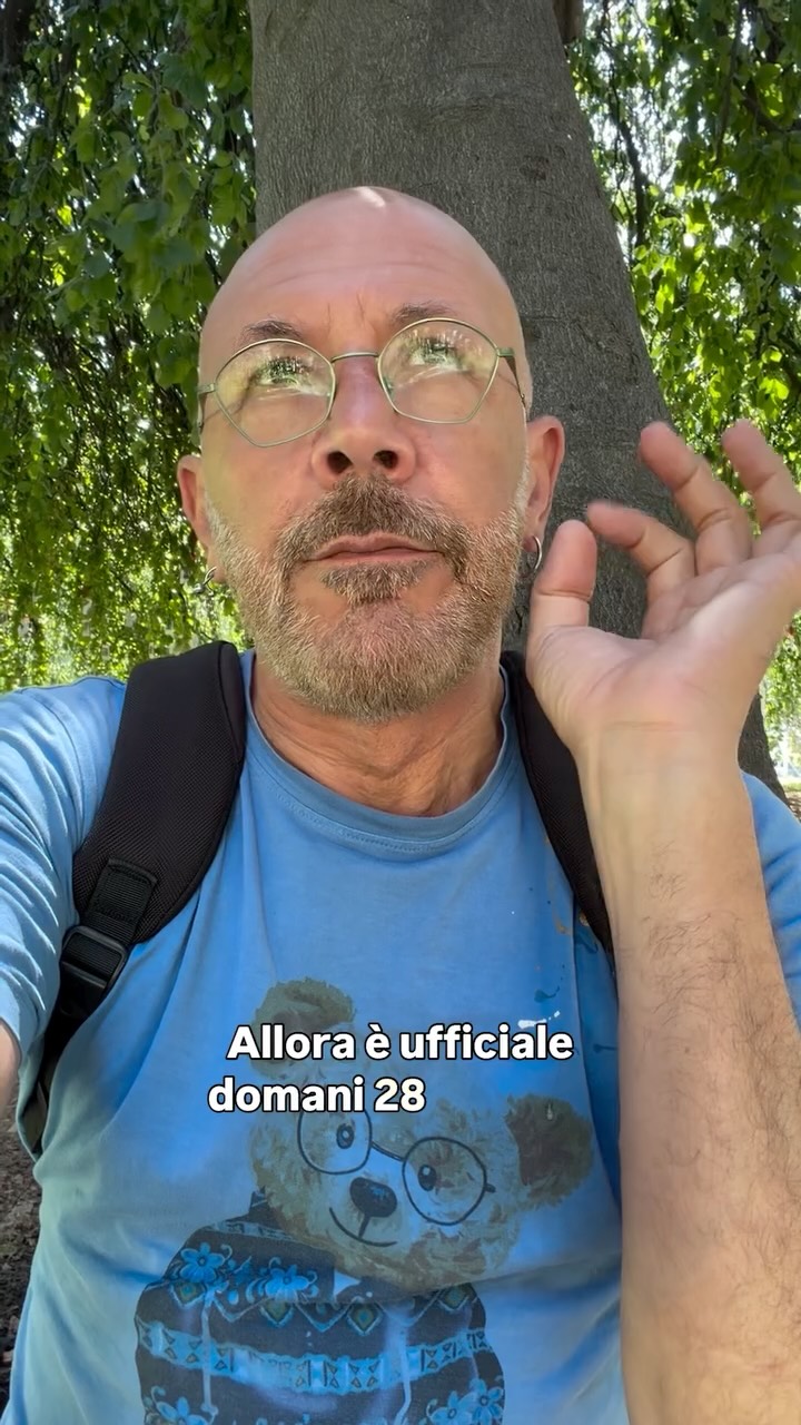 Ci sono numeri che sembrano avere memoria.
Il 28 da sempre accompagna l’idea di un ciclo che si chiude e di qualcosa che ricomincia. Come il corpo. Come la luna. Come certi movimenti interiori che non seguono il calendario ma hanno comunque il loro ritmo, la loro logica, il loro momento di svolta.
Ho scelto il 28 maggio per questo. Come cornice simbolica perché quello che esce domani parla esattamente di questo: di ciò che si lascia andare, di ciò che torna a nascere, di quella qualità che sa tenere anche il vuoto mentre aspetta che qualcosa prenda forma.
Domani esce Il Grembo del Possibile.
È la meditazione che in tanti mi avete chiesto dopo il 10 maggio, quella sera in cui eravamo in 93 a esplorare cosa significhi davvero generare qualcosa da quello che manca, da quello che non tornerà nella forma che aveva. Come Iside, che raccoglie i pezzi sparsi di Osiride e crea lo stesso, nonostante tutto, a partire esattamente da lì.
Venticinque minuti, una pratica guidata. Registrata in studio, accompagnata da un pdf con il racconto del mito e le riflessioni che l’hanno generata. Il primo passo della collana Soglie.
Solo domani la trovi a 8€ invece di 9€ . Un giorno solo, poi torna al suo prezzo pieno. Te lo dico oggi perché voglio che tu sia pronto, pronta quando domani mattina apre la finestra.
Filippo 🌸🙏