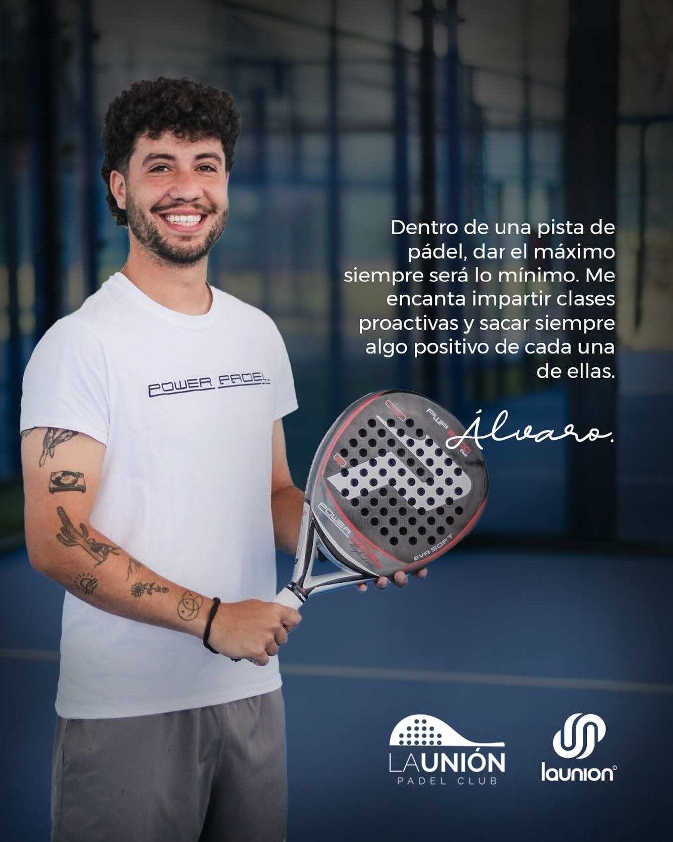 Así entiende el deporte nuestro entrenador, Álvaro. Para él, cada sesión es una oportunidad de oro no solo para mejorar la técnica, sino para contagiar energía positiva y dar el 100%.
Si buscas clases proactivas, dinámicas y con un ambiente inmejorable, ¡estás en el lugar correcto!
#LaUnionPadelClub #PowerPadel #PadelTime #EntrenamientoPadel #PadelLovers ClasesDePadel