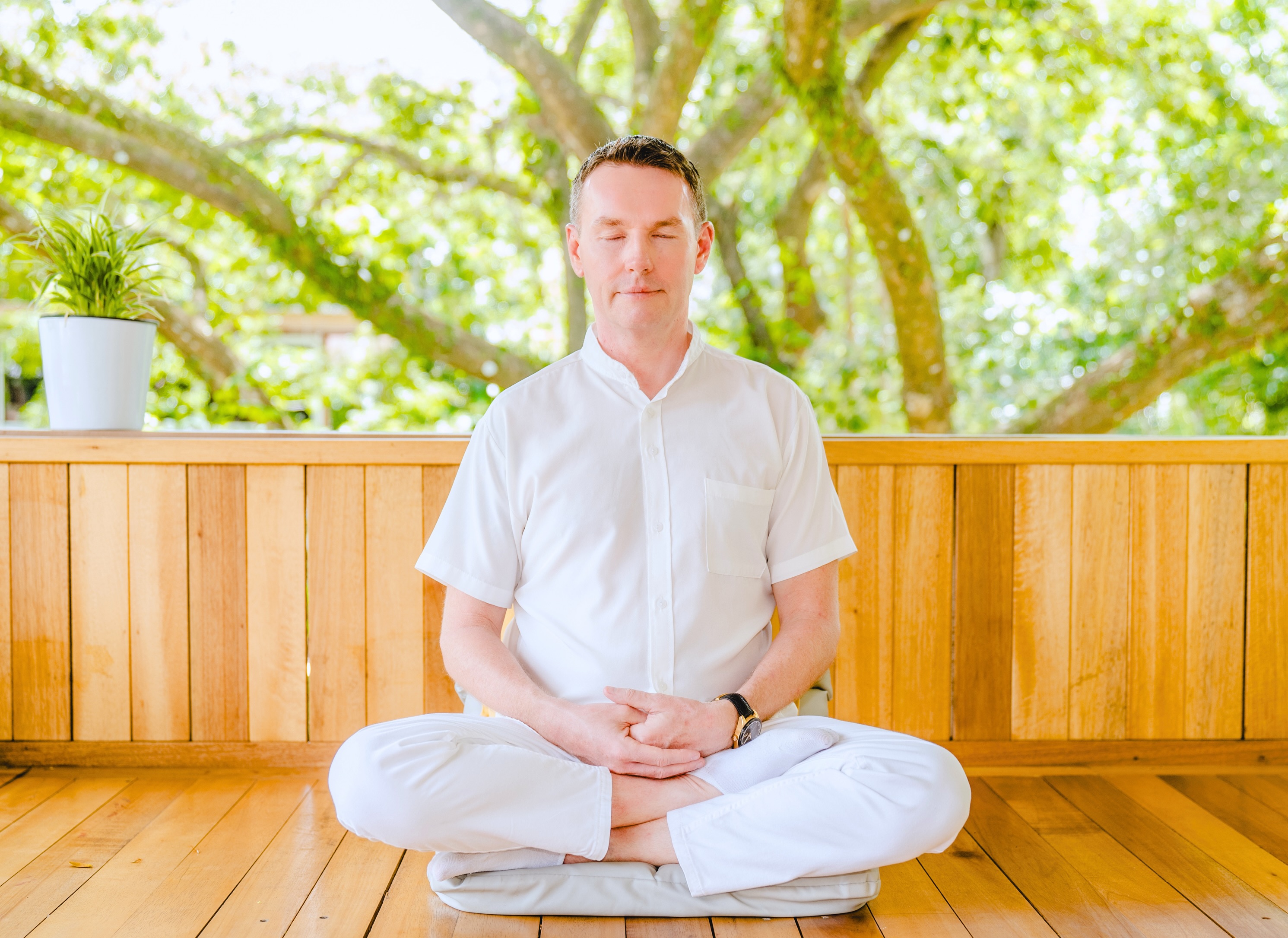 Mental wellness support can take many forms.
At TheLifeCo, holistic practices are complemented by advanced wellbeing technologies designed to support relaxation, balance, and mental recovery.