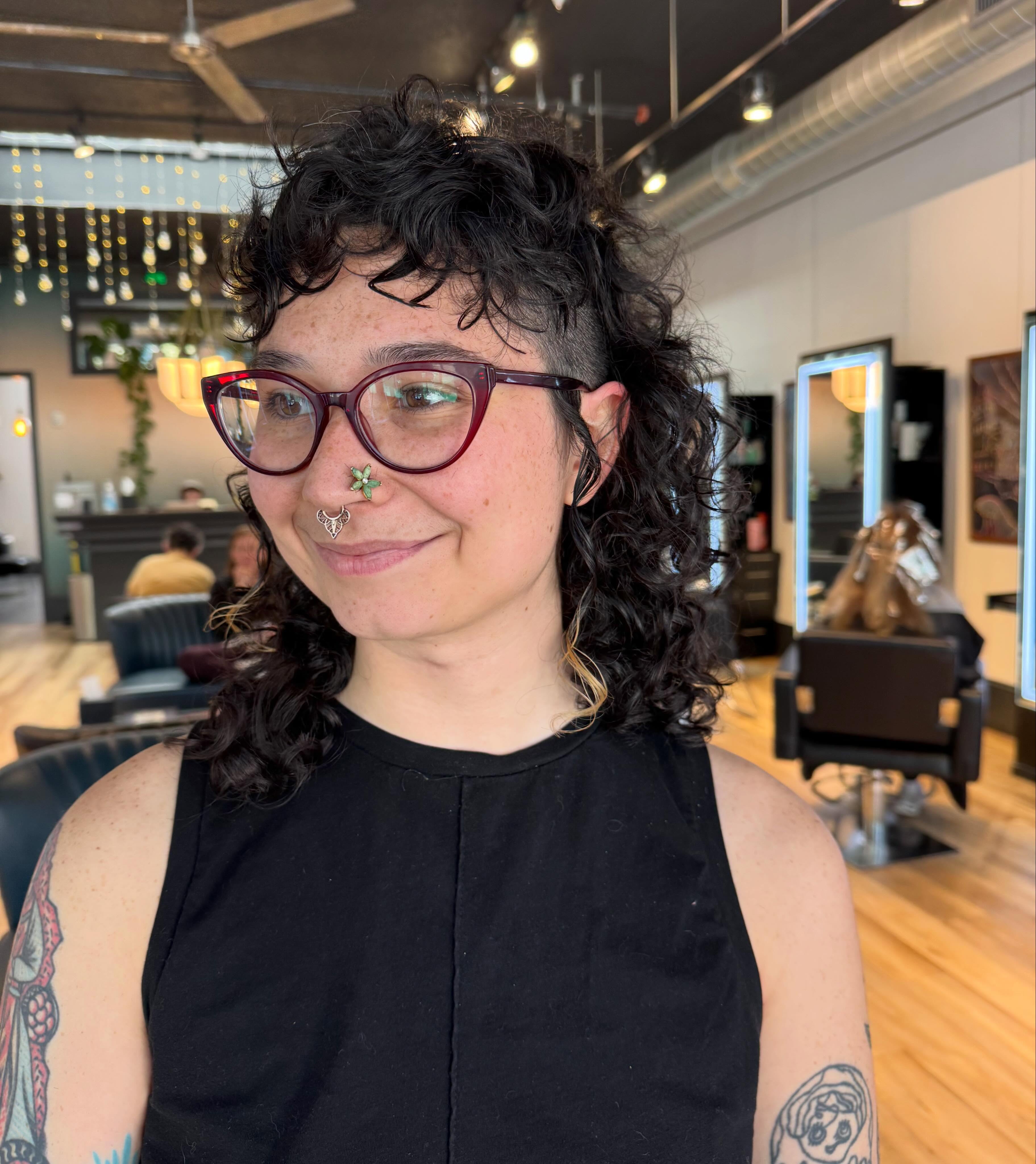 Hair by Caitlin @curlsbycaitlin 🫖
#bostoncurlyhair #bostoncurlspecialist #bostonmullet #jplocalfirst #jamaicaplainma