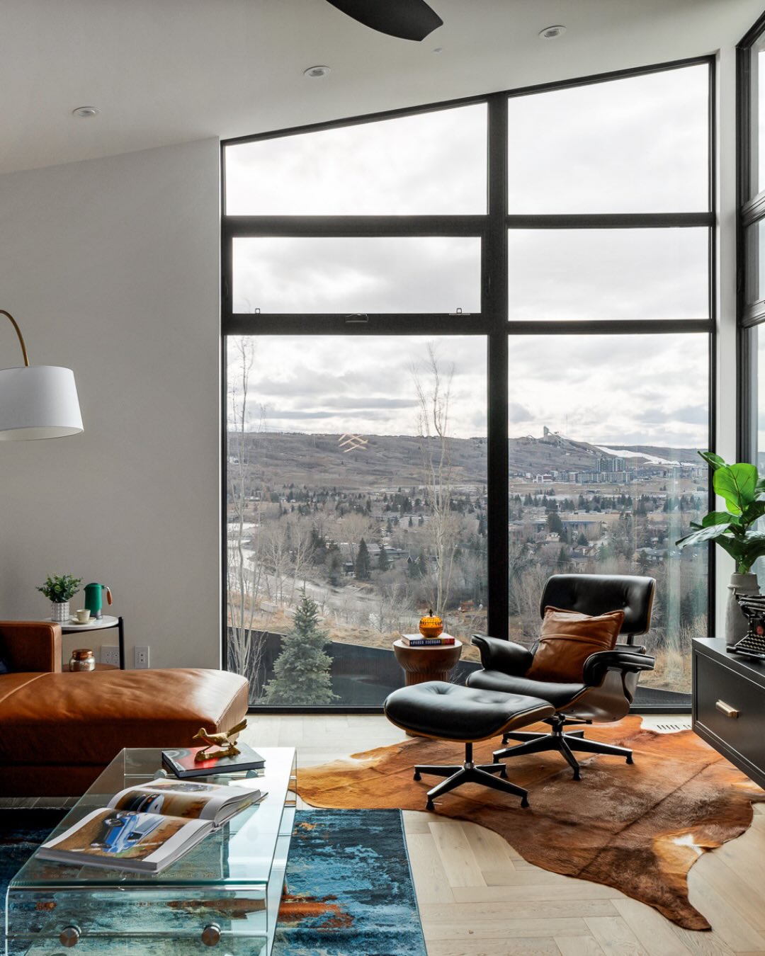 Where would you take your morning coffee or tea? ☕️🥐
#custombuild #dreamhome #yycbuilder #calgaryhomes #luxurybuilders