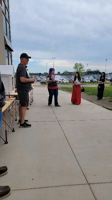 The Phoenix crew at @bhs_bison has been working hard the last couple of weeks designing and building mini libraries for the Buffalo community!
@buffaloareachamber @buffaloareacommunitycenter