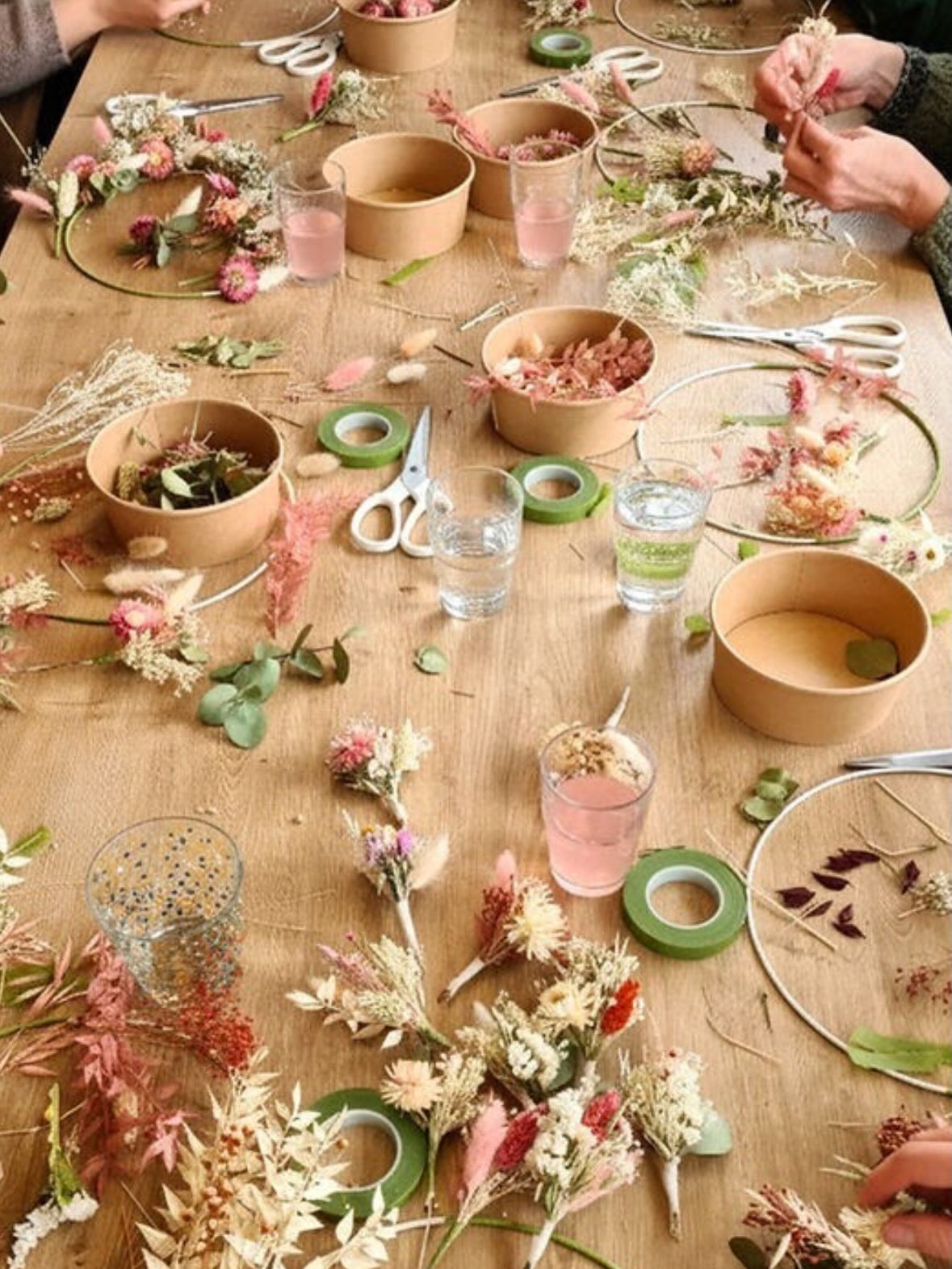 C’est toi qui organises l’activité de l’EVJF ?🌸✨
Tu veux quelque chose d’original, que tout le groupe adore, sans stress pour toi ?
Une commande groupée, je livre tout en une adresse
Le jour J, chacune crée sa pièce florale
Zéro organisation. Un souvenir fait main pour chacune.
Lien en bio (EVJF)
#evjf #idéeevjf #activitéevjf #témoin #témoindemariage evjfbelgique evjffrance mariage2026 mariagebe mariagefrance boxdiy fleursséchées activitécréative souvenirmariage