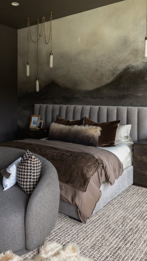 Your entire bedroom can be an oasis!
Keys to the hideaway vibes we all want include mood lighting, a bed full of cozy layers and that perfect lounging spot you can go to at the end of a long day.
We couldn't forget another showstopper mural on the wall, too!
📸 @lifecreated
#bedroomideas #interiordesign #wallmural #moodybedroom #luxurybedroom
