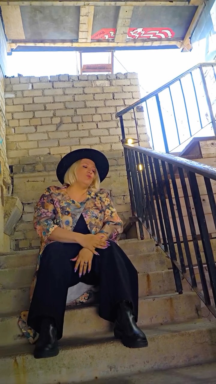 One question: What color is love?
#truthaboutlove #sofiarubina #lrkrecords #soul #rnb
