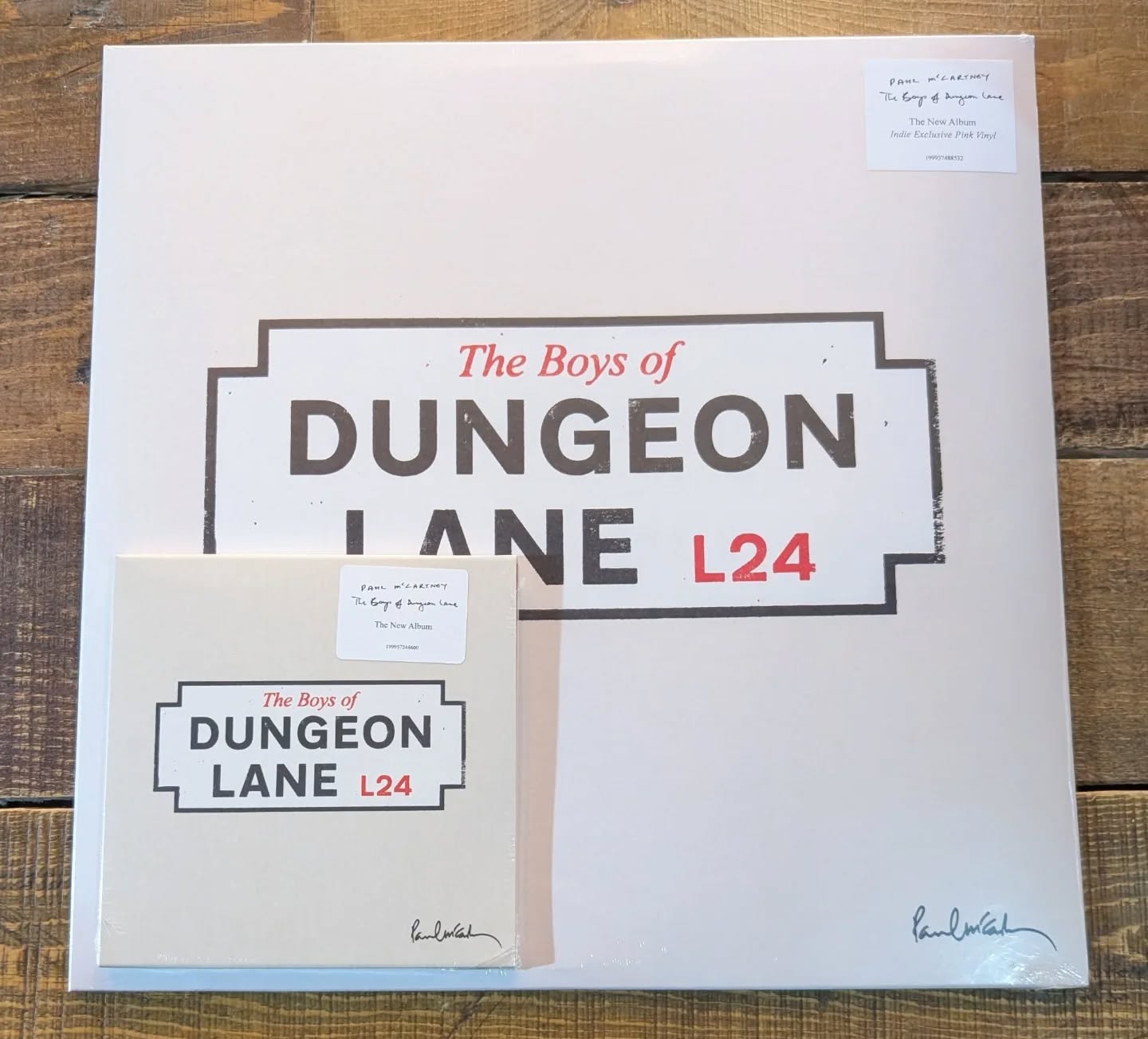 🥋 NMF 🦣
Bore da.
There's some new music out today and some of it available at your Llanelli record store.
There's 3 RSD Essential releases out which are the first 2 Danzig albums (on coloured vinyl this time) and Smashing Pumpkins' Gish.
We've also got 2 Megadeth reissues in Youthanasia and Countdown To Extinction.
ELO's Discovery gets a new reissue but after that it's all new releases...
Willie Nelson brings out his 90-12th album, some K-Pop stuff from Le Sserafim, Kurt Vile, Violet Grohl, Manchester Orchestra, and Now Look What We've Brought Out Ready For Father's Day.
Oh and the new one from some guy called Paul McCartney 🤷
Open 10-5 today and tomorrow so if there's anything you fancy pop in to Park Street HQ or get in touch.
#thesecond45 #llanellirecordstore #newmusicfriday