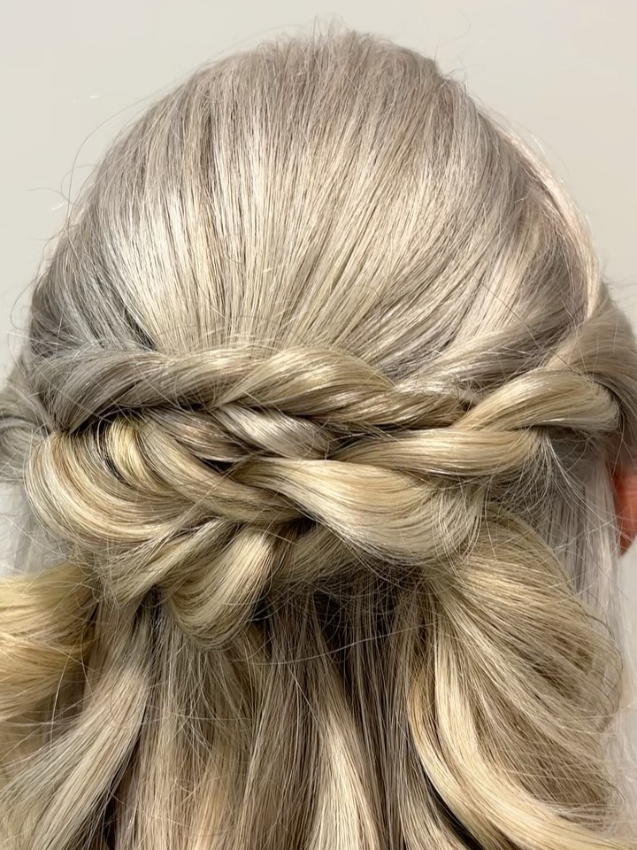 Wedding guest hair 💐💗 Created by Alex
What a beautiful day for a wedding ☀️💒
Book in with one of our stylists to get your hair done for your next special event 🫶🏼
Prices start from £30
#hairup #weddingguesthair #occasionalhair