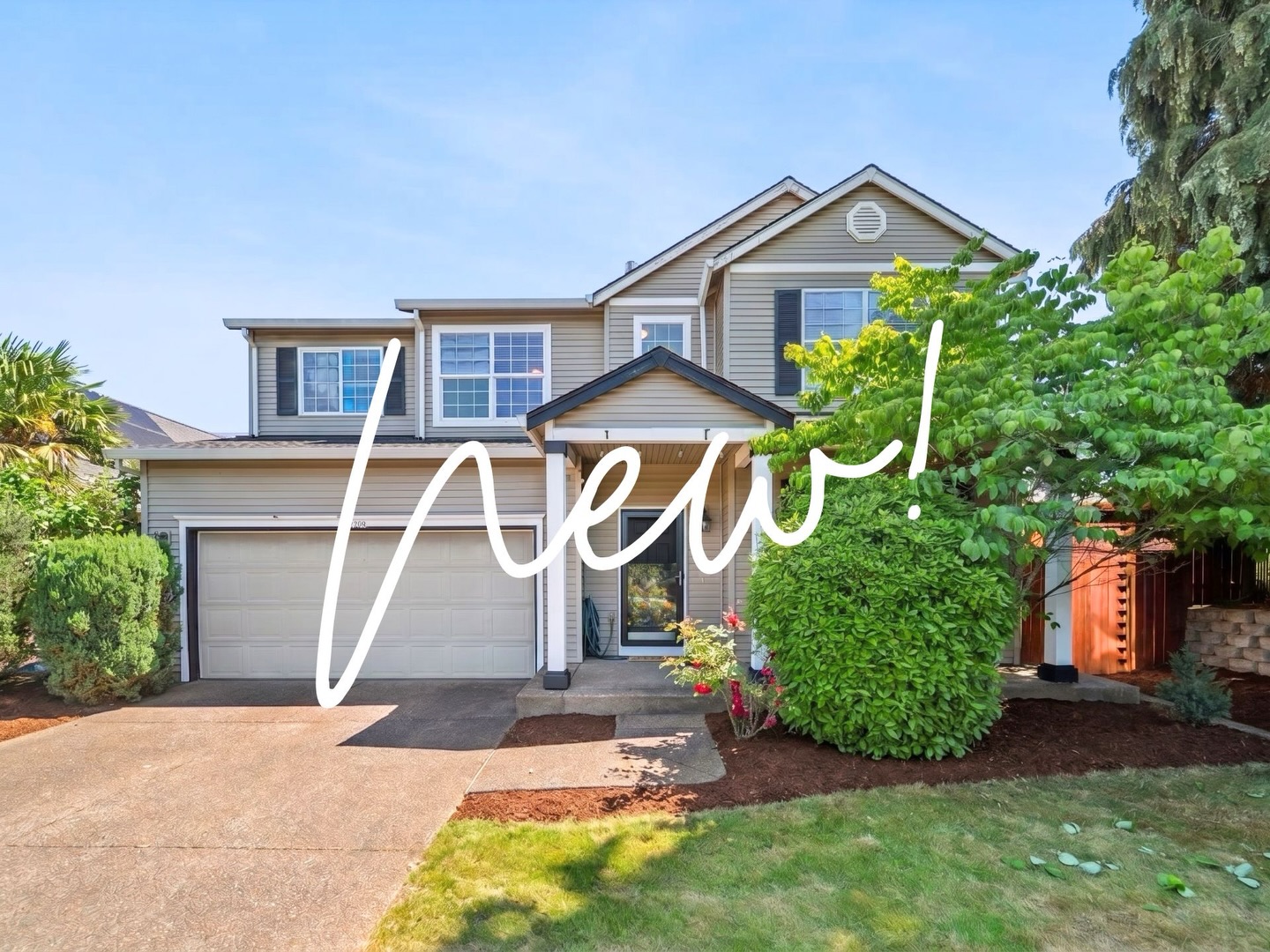 Beautiful, light, and bright one-owner private home in Oregon City! โจ Freshly painted, the great floor plan features a formal entry living/dining room, an open gourmet kitchen with an island, maple cabinets, new light fixtures, and a pantry with a slider to the deck, a living room with a gas fireplace, and a full bathroom with a bedroom on the main floor and laundry room. Upstairs has four bedrooms plus a large bonus room; the primary is huge and vaulted, featuring a walk-in closet, a soaker tub, and double sinks. The exterior includes a covered front patio, a beautifully fully fenced backyard with mature landscaping, and a large deck for entertaining. The home also faces a creek, which offers lots of privacy. Just around the corner is a beautiful park with a dog park, playground, and basketball court. The location is very convenient with access to shopping, golfing, and restaurants. โจ
4 bed+bonus+office ๐๏ธ โ3 bath ๐ | 2 car ๐ | 2,590 sqft ๐
๐ 14332 Talawa Dr, Oregon City, OR 97045
Open Sat 5/30 11am-1pm
MLS 360131520
๐ท๏ธPrice: $565,000
.
.
.
#oregoncity #oregonrealestate #pdxrealestate #oregonrealestate #portlandoregon