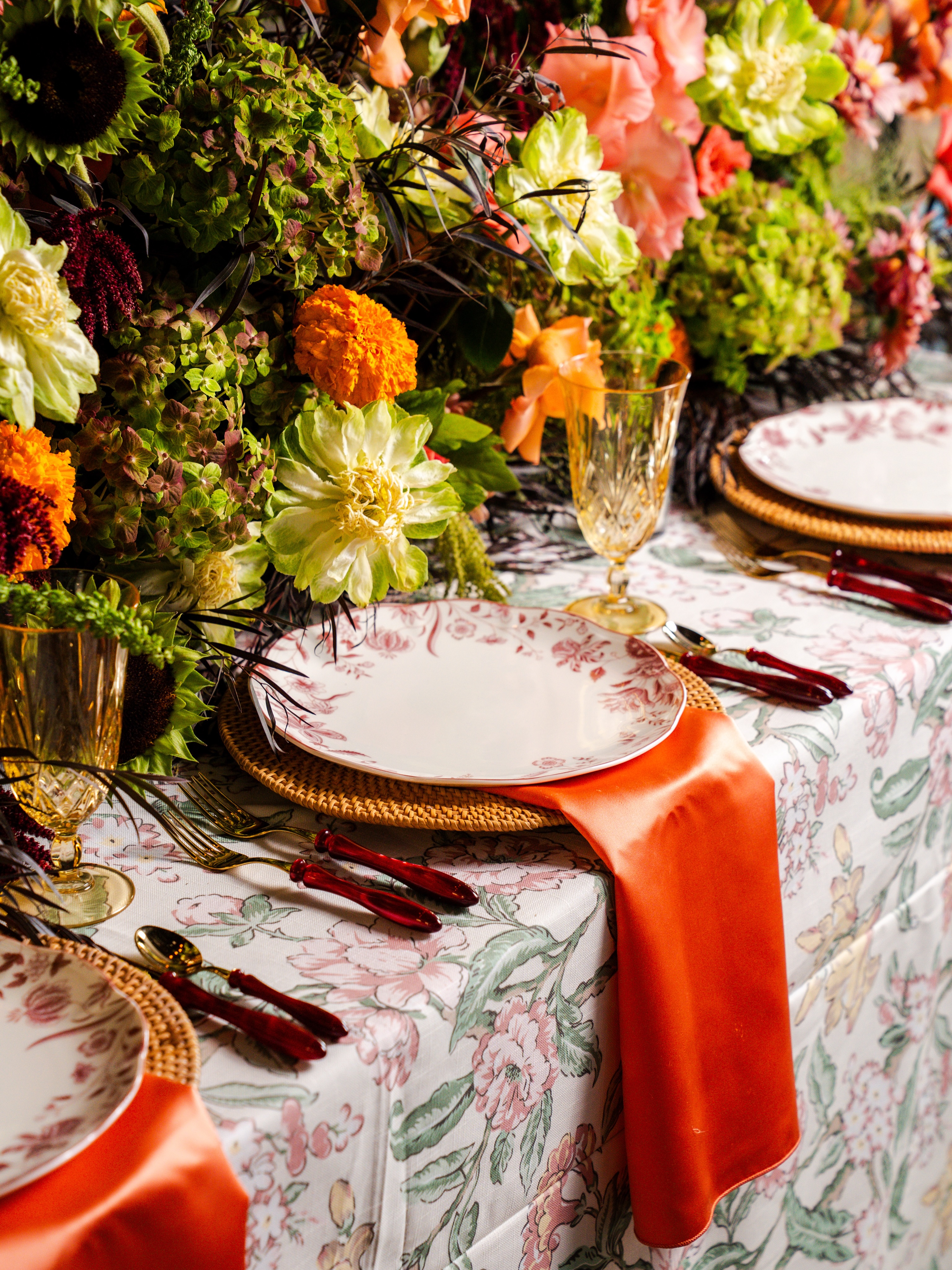 June is around the corner, and so are the most colorful tablescapes 🌶️✨
Let’s make fun designs… lush florals, artful layers, and palettes that feel festive, yet refined.
Team Credits|
Photos: @alexandercrossphotography
Caterer: @wpcatering
Rentals: @premiereeventstx @premiere.lauren
Event Team at Ladies of Libation @ladiesoflibationluxuryevents
DJ: @djleon_prestige @prestigesignature_events
Florals: @whimsical_creative_tx
Content creator: @timelessrosecontent
Linens: @bbjlatavola
If we missed tagging anyone or would like to collaborate on a post, please send us a DM. It’s so important to us to give credit where credit is due, and we’d love to make sure every talented vendor is properly recognized.
#wedding #luxuryweddings #houston #weddingdesign #texasweddings