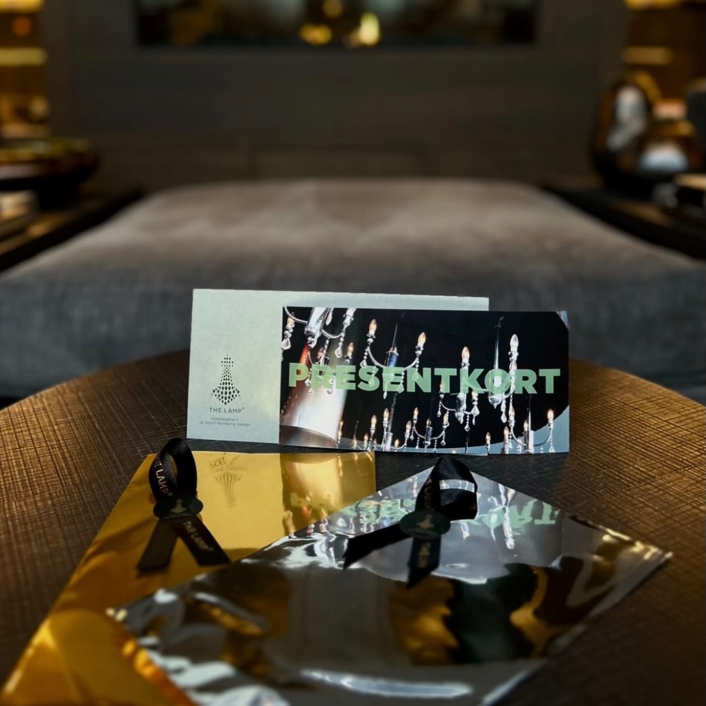 Vad passar inte bättre än att ge bort ett presentkort till mors dag?🤍
Våra presentkort är giltiga på hela The Lamp, hotell, spa, restaurang och även The Knife Restaurant. Ej öppet köp eller bytesrätt på presentkort.