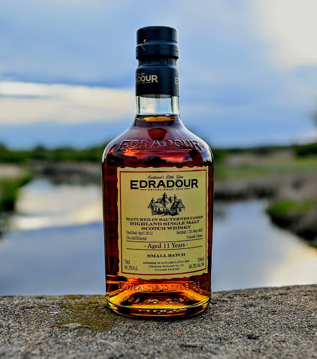 Sometimes you grab a bottle from a brand or distillery and arent quite sure what to fully expect.
This one did that for me.
An 11 year old @edradourwhiskyofficial single malt that was fully matured in Sauternes casks and bottled at a nice 48.2% abv.
Edradour is a true gem, one of Scotland's smallest distilleries and also makes two different styles of whisky. Unpeated released as "Edradour" and peated which is released as "Ballechin"
This unpeated malt is a contradt of distillate and casks which makes for a fun sipper full of flavours.
You get the funky malty almost yeast and baking spice profile from the distillate while the Sauternes adds some sweetness and balance with vanilla and honey and some barley sugars.
This is perfect for late spring with hot days and cooling evenings.
.
.
.
.
.
#whisky #edradour #sauternes #contrast #delicious