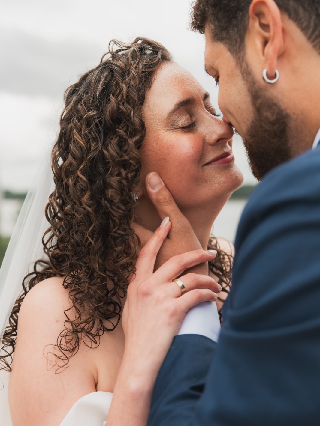 13-05-2026 Lizette & Stefan👰🏻♀️💖
Hair & make-up done by me.
Van harte gefeliciteerd lieve Lizette & Stefan! Bedankt dat ik onderdeel mocht zijn van jullie prachtige dag 🤍