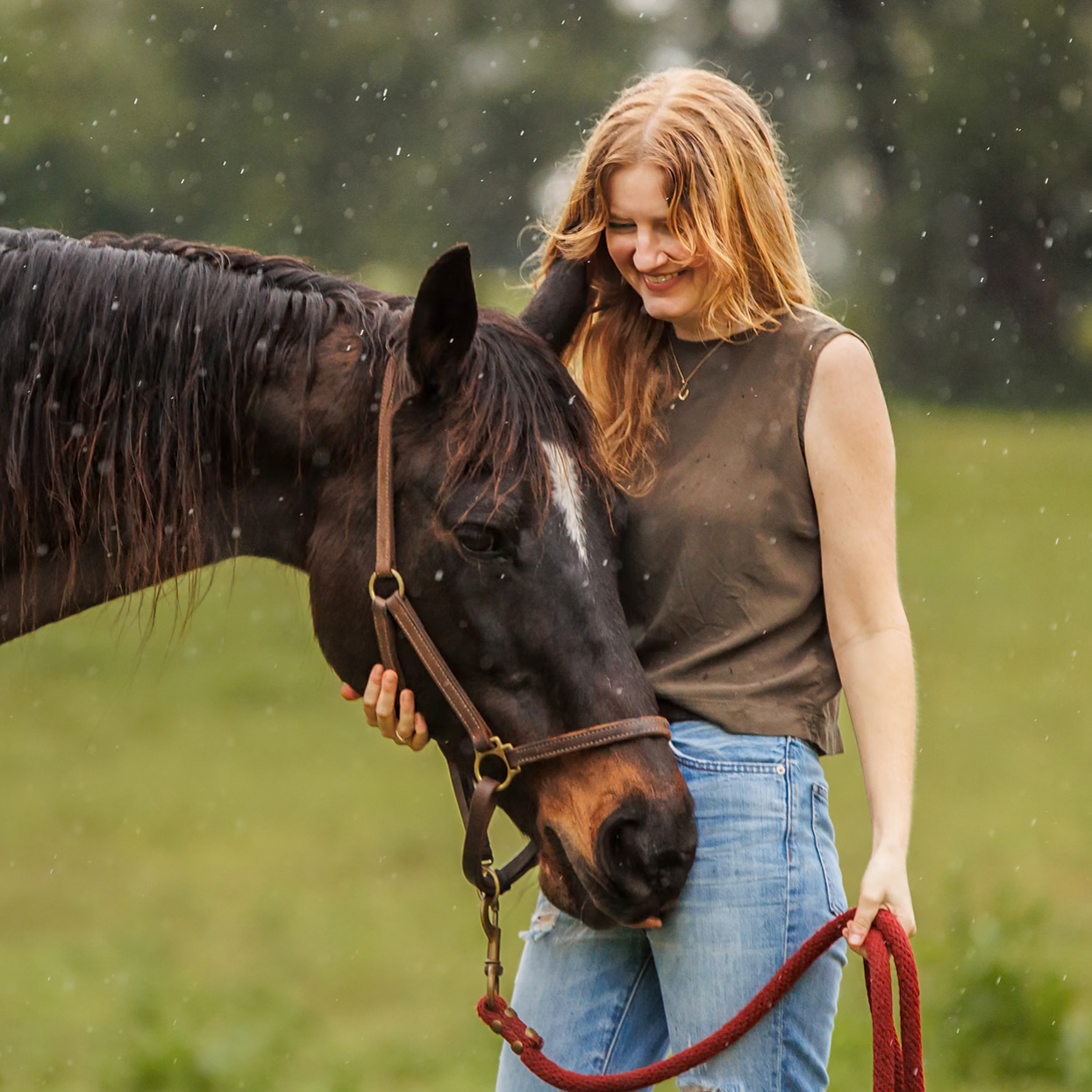 Remember Me Equine Sessions are heartfelt photo sessions for senior or terminally ill horses and the people who love them most.
They’re about documenting the connection you share, celebrating the life you’ve built together, and preserving these moments before they become memories.
If your horse is slowing down or nearing the end of their journey, now is the time to preserve the memories you’ll want to hold onto forever.
Because Remember Me sessions are often time-sensitive, we braved the rain to capture meaningful portraits of Sarah and Daisy together.