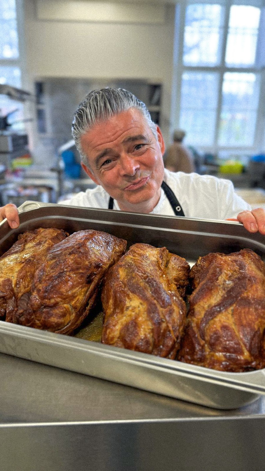 Andis ofenfrischer Schweinsbraten 🍖
Ab jetzt jeden Sonntag im Schloss-Restaurant 👨🍳
Mit herrlichen Erdäpfelknödeln 🤍
⏰ 11:30 – 13:30 Uhr
Wer kommt vorbei? 👀
#schlossschönbrunn #restaurantwien #wien #schweinsbraten
