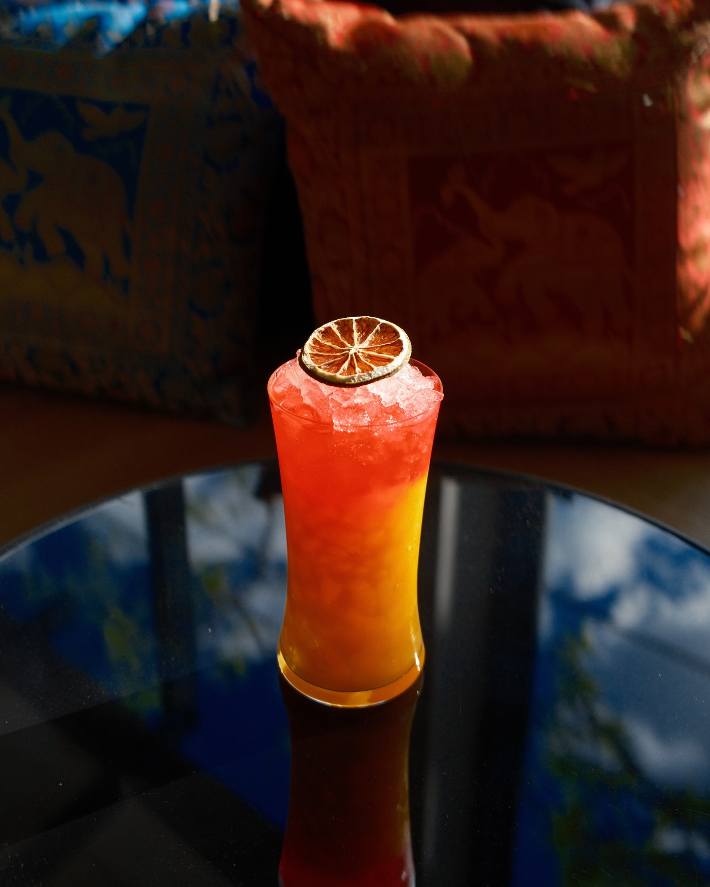 Patio season calls for a Phuket Sunset 🌅
mango purée, fresh lime, and red bitters. Great as a mocktail, even better if you turn it into a cocktail.