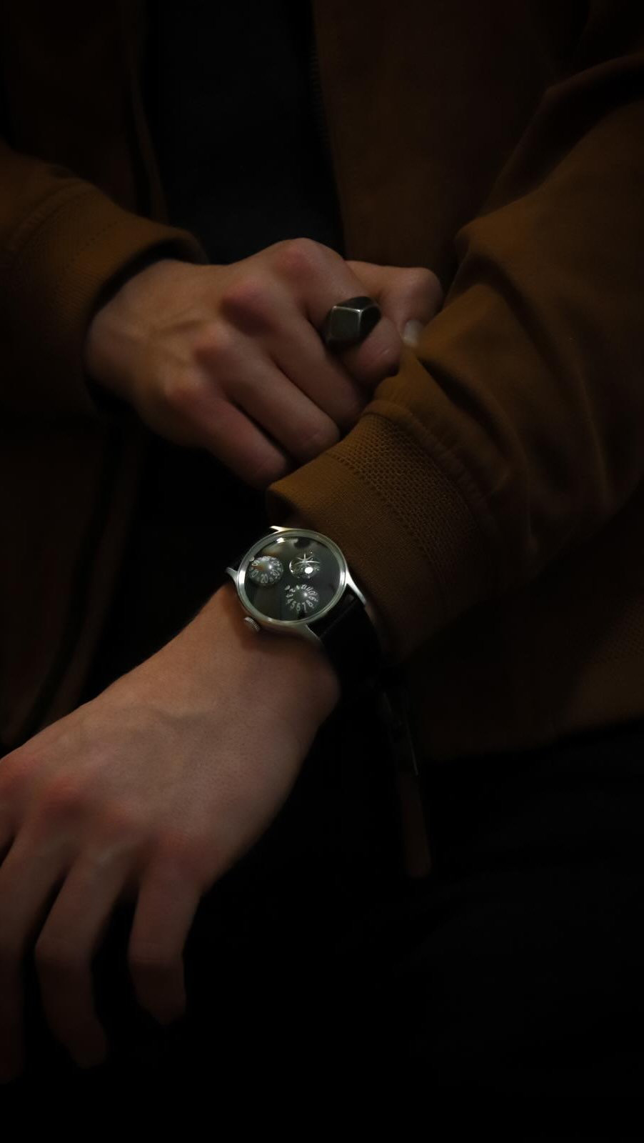 Different colours. Different lifestyles.
One same emotion.
From quiet elegance to bold presence, Le Dôme Classic and Tourbillon were created to adapt to moments, personalities, and stories — not just outfits.
Tomorrow, pre-orders open once again.
29th of May — 3 PM London time.
It might be the last edition of the Le Dôme.
So if one of these colours has been living in your mind for months, this may be the moment to be ready.
Which Le Dôme would fit your lifestyle best? 👇
#RadcliffeWatches #LeDome #watches