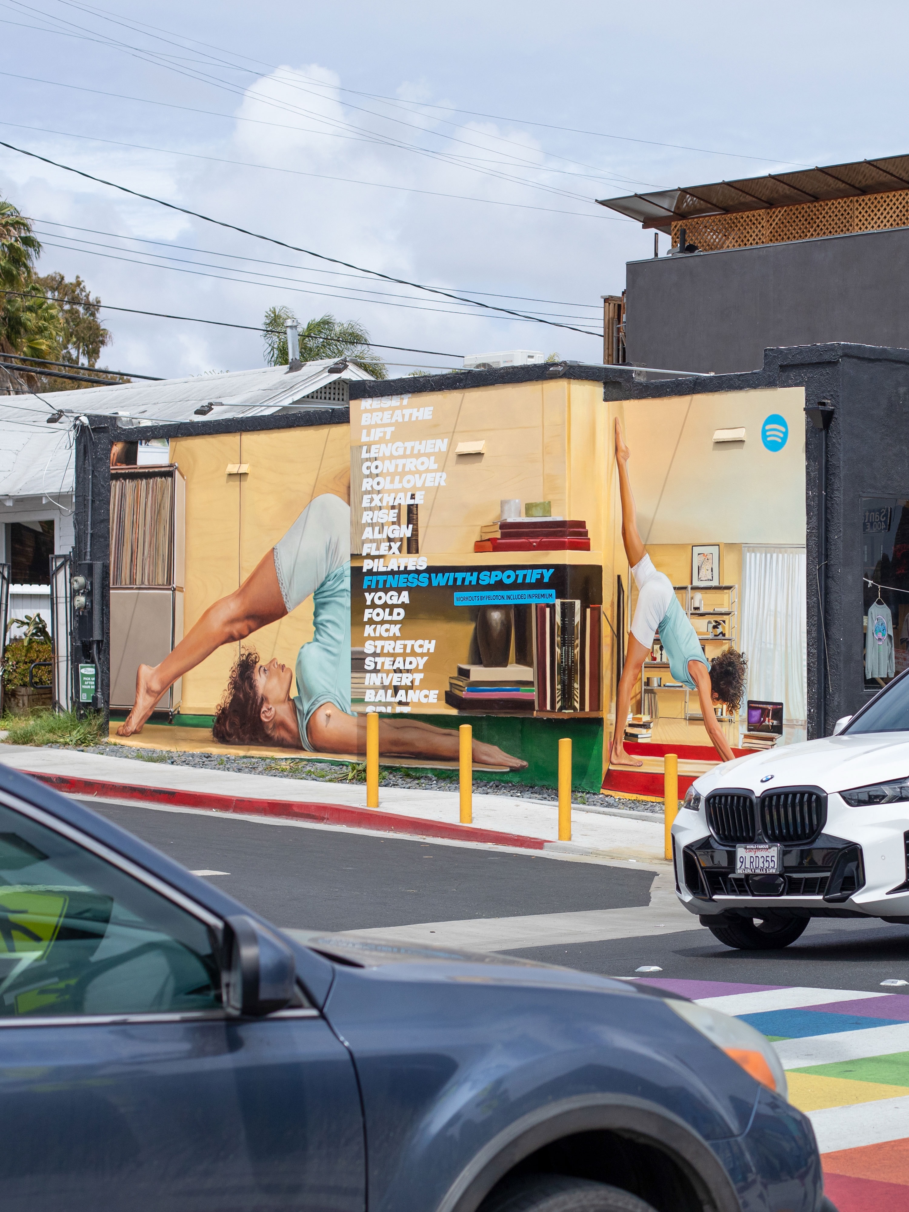 Which way to Muscle Beach? 🤔 @spotify 🏋️🤸♂️💪🎧
🏷️
.
.
.
.
#overallmurals #trusttheprocess #killthepixel #handpaint #coasttocoast