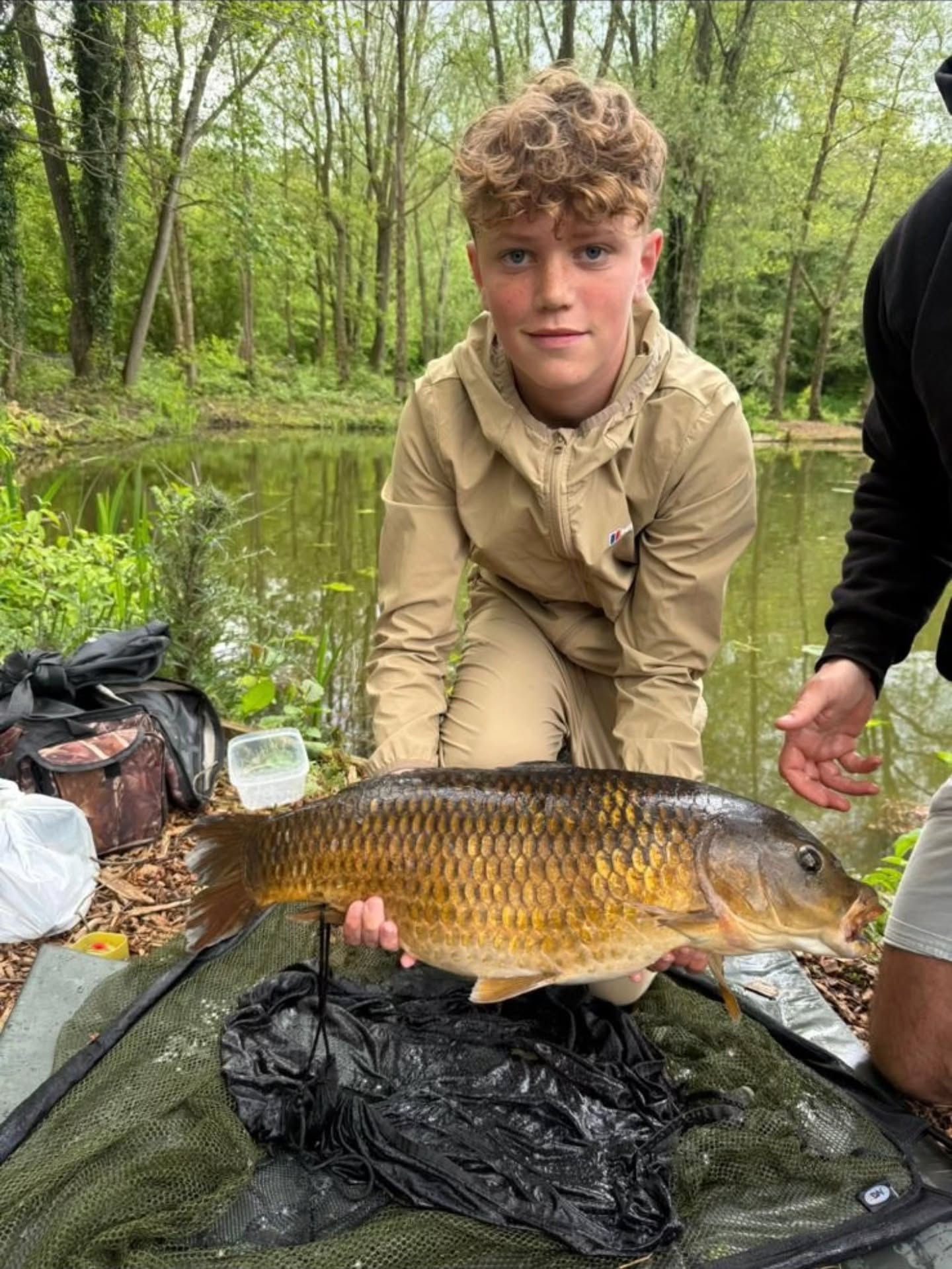 Do you want your weekend to look like this? 🎣🐟
Fresh air, bent rods, and plenty of fish being caught — sounds perfect to us 👌
#carpfishing #coarsefishing #makingmemories #outdoors #anglerlife