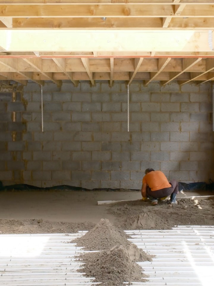 Screed going down less than 24 hours after the underfloor heating installation at our High Wycombe project.
Good project management is what keeps a build moving properly. Coordinating trades, planning ahead and making sure every team arrives exactly when needed is a huge part of delivering projects smoothly and efficiently.
Everything on our sites is managed in-house to keep momentum high and downtime to a minimum.
#sohodevelopments #newbuild #houserenovations #houseextensions #interiordesignuk