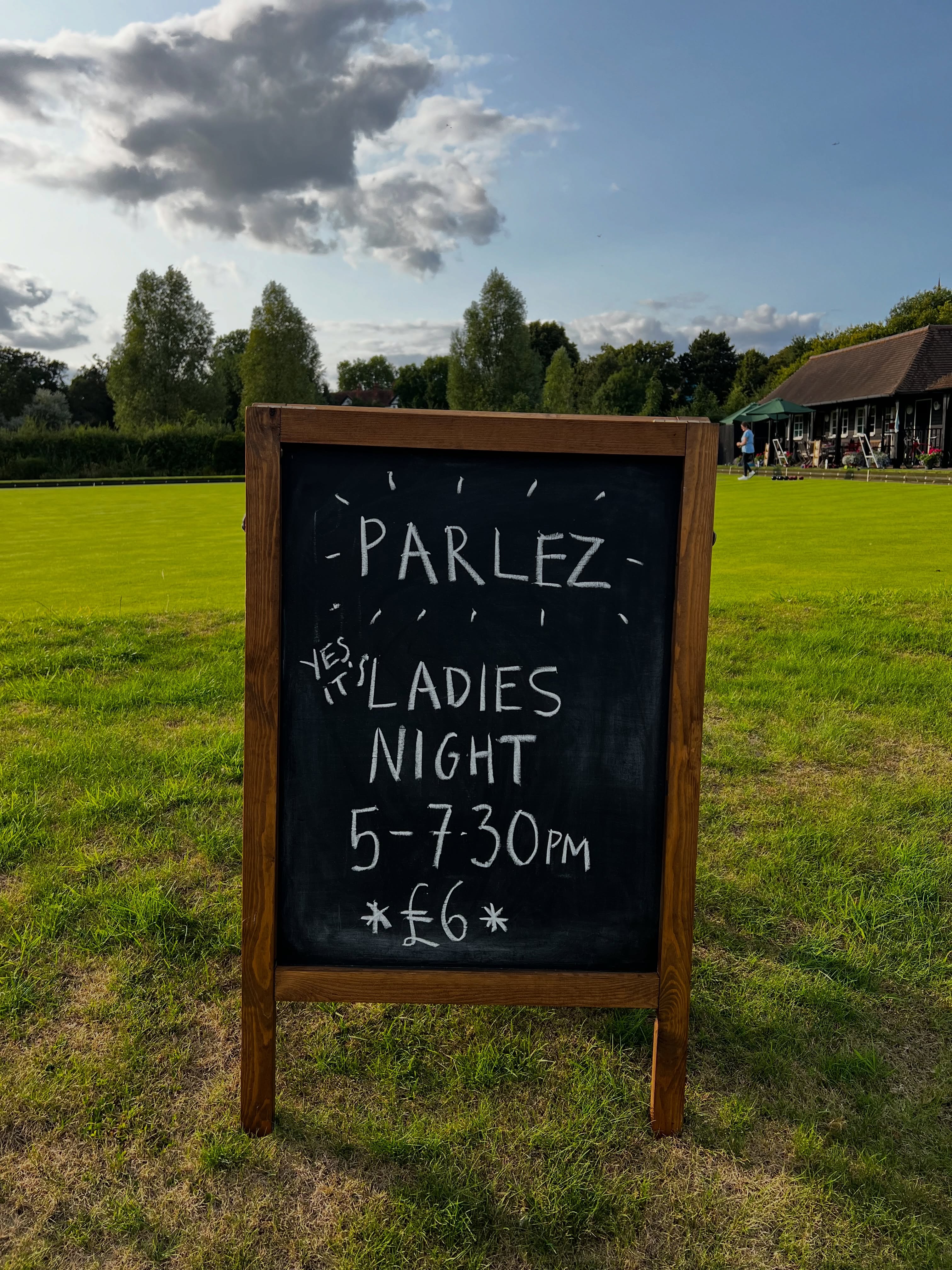 Come and PARLEZ with us!
Tue 2 Jun 5.00- 7.30 pm
Monthly, women-only, social evening with bowling.
FIRST TUESDAY OF THE MONTH
£6. Cash or card.
Wear comfortable clothes and soft-flat-soled shoes to bowl in, or play in bare feet.
You’re invited to bring picnic style food and drink to share.
5 minutes walk from free street parking
RSVP Link in bio
#womenonly #ladiesnight #lawnbowlsforlife #parliamenthill #hampsteadheath