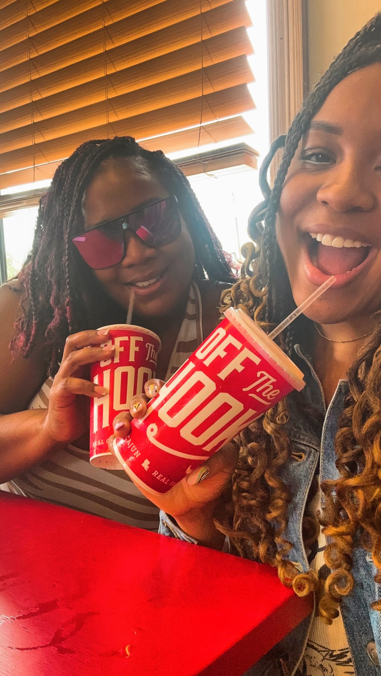 Lunch today with my cuzzo @mrs.ceo2u @offthehookrestaurants ✨❤️ had to try the “Stalekracker Stacker,” and Baybayyy safe to say it was Off the hook 😋✨!
To all my Louisiana babes make sure y’all come to Zachary and try it 😋 Tell em Twiggy sent you ❤️
#foodiesofinsta #offthehook #foodforfoodie
