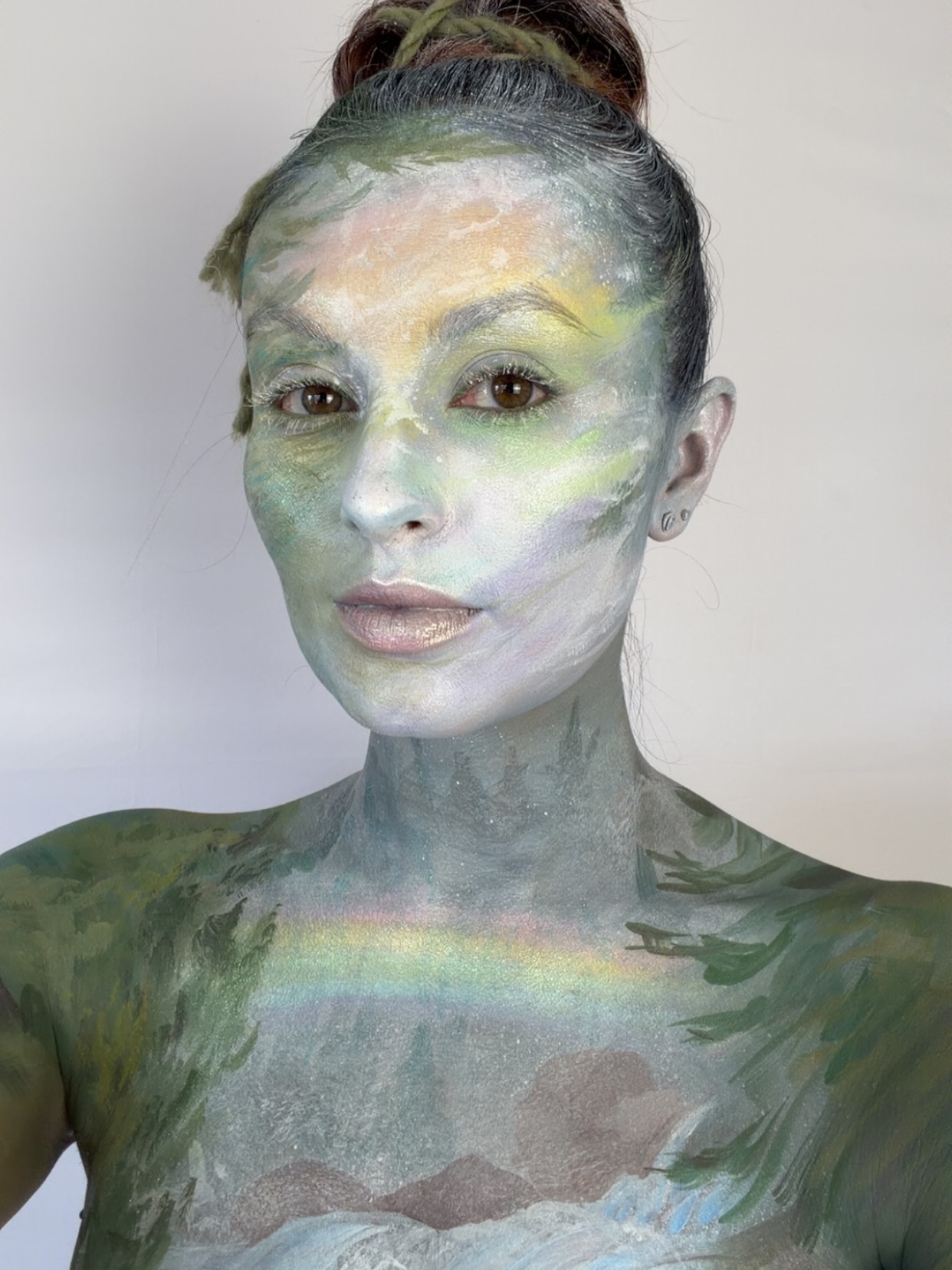 Yesterday’s body paint inspired by our trip to Yosemite 🏞️🌲🌈🚙
Camera photos coming soon!