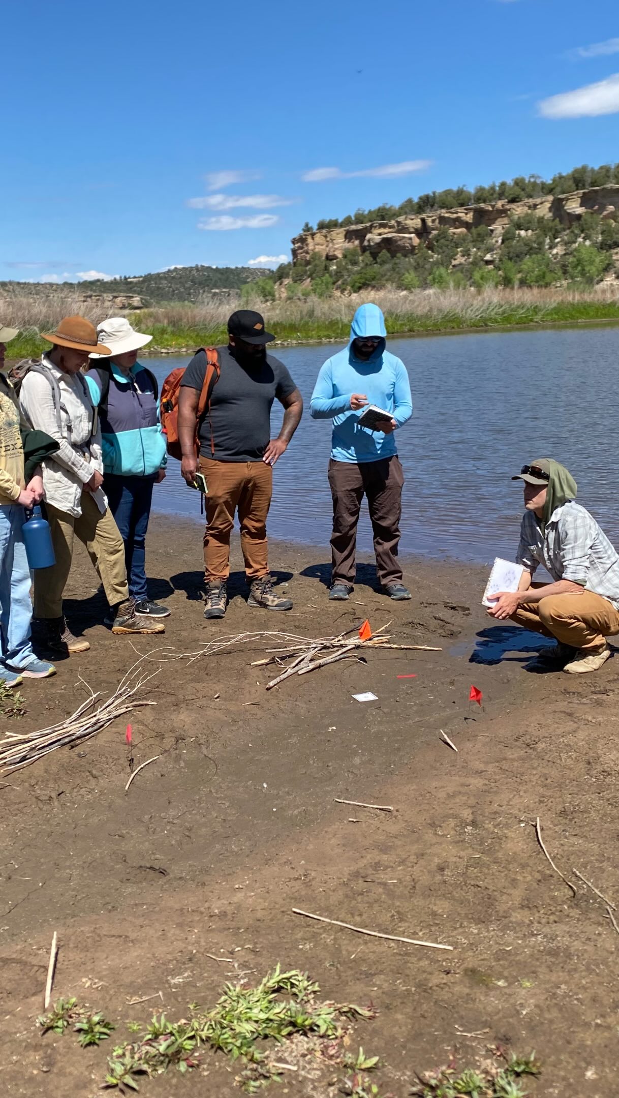 Day I of our May Track & Sign Certification: Casey explains the foot morphology of River Otter. For some participants, this was the first otter sign they’d ever seen in Colorado!
#animals #wildlifetracking #colorado #wildlife