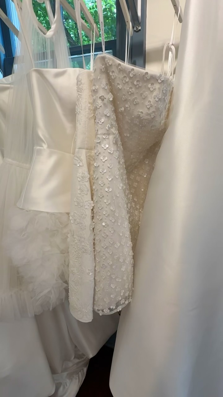 Annual Sample Sale! 💍🦢👡
We would like to welcome you to partake in our annual sample sale! It will take place the entire month of June! Select styles will be half off!
Today we would like to showcase our two piece collection by Sienricher which will be featured in our sample sale. First come first serve! These pieces allow you to mix and match, creating multiple looks that will elevate your wedding!
Come stop by, appointment only, to view the rest of the styles available during this sale!
#pagesixitshaute #skippackvillage #skippackbridalshop #sale
