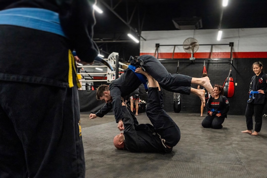Keep Playing 🤾♂️
Playing shouldn’t stop when we become adults. 🙋
Our BJJ classes create a controlled, safe and ego-free space where you can learn, move, challenge yourself and have fun. 🥋
A place to be playful again, whilst building confidence, learning new skills and connecting with like-minded people. 🤝
More than just training — it’s an opportunity to grow, both physically and mentally, and get to know yourself on a deeper level.❤️🖤
Your first class is FREE. 💥
DM us here or email info@riddlersgym.com.au to claim your free pass.
❌ No need to book — just arrive at your desired class time.
🗓️ Timetable linked in bio.
#riddlersgym #bjj #brazilianjiujítsu #freetrial #noego