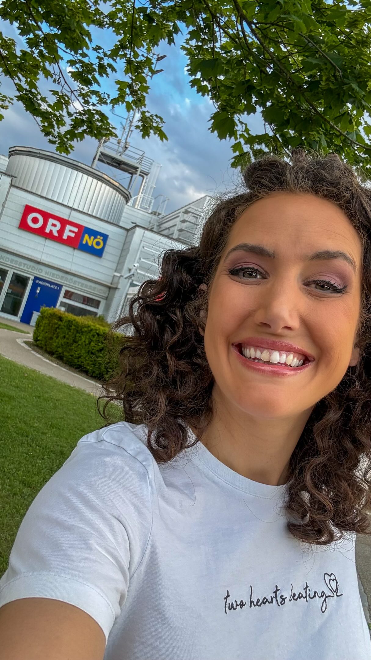 3 - 2 - 1 👉 So schnell geht’s und ich bin wieder in Babypause. Aber keine Sorge: Ganz los werdet ihr mich nicht. 😅 Hier gibts in den nächsten Wochen und Monaten vermutlich wieder mehr Reise- und Campingcontent. Ich würde mich freuen, wenn ihr bleibt! 🚐
.
.
.
.
.
#babypause #byebye #startingmaternityleave