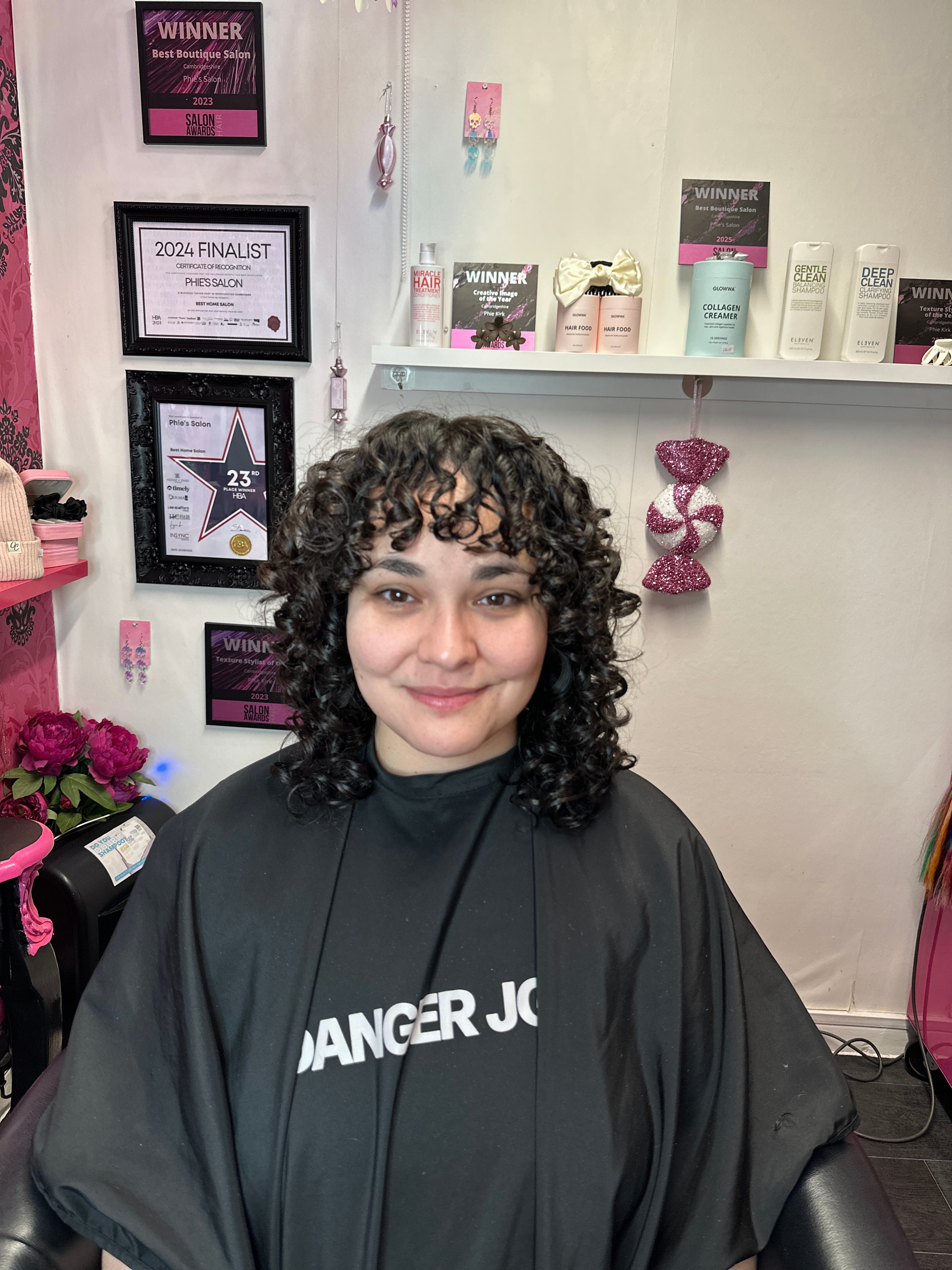 This is what healthy curls look like when they’re truly understood ✨
Customized cuts create natural definition.
💡 Curly tip: Your curl pattern may vary throughout your head—your cut should reflect that.
If you’re new to curls check out my curly hair guide! 📖
https://phies-salon.wixsite.com/salon/the-curly-hair-guide
Link in bio
#curlyhairtips #beginnercurlygirl #beginnercurlyhair #curlyhairbeginner #curlyhairproblems