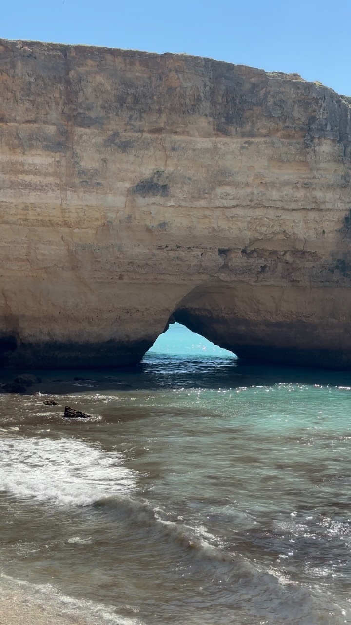 🌊💙🦪 How to get here you ask? Look for “Praia dos Três Castelos Carvoeiro” on Google maps!
📍Algarve, Portugal
#algarve #algarveportugal #algarvelovers #algarvecoast #portugal